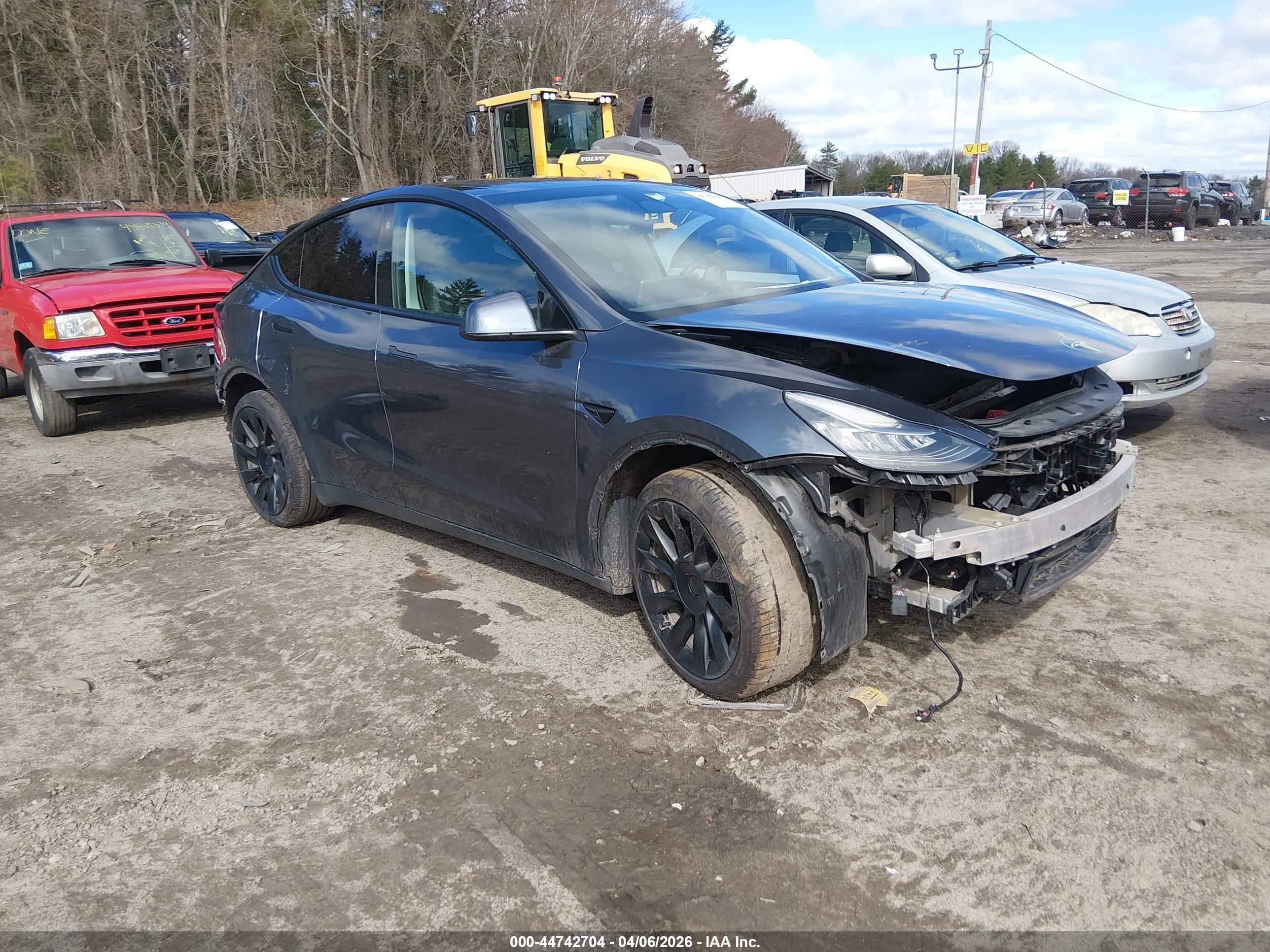 2021 Tesla Model Y Long Range, VIN 5YJYGDEE3MF184528 — All over