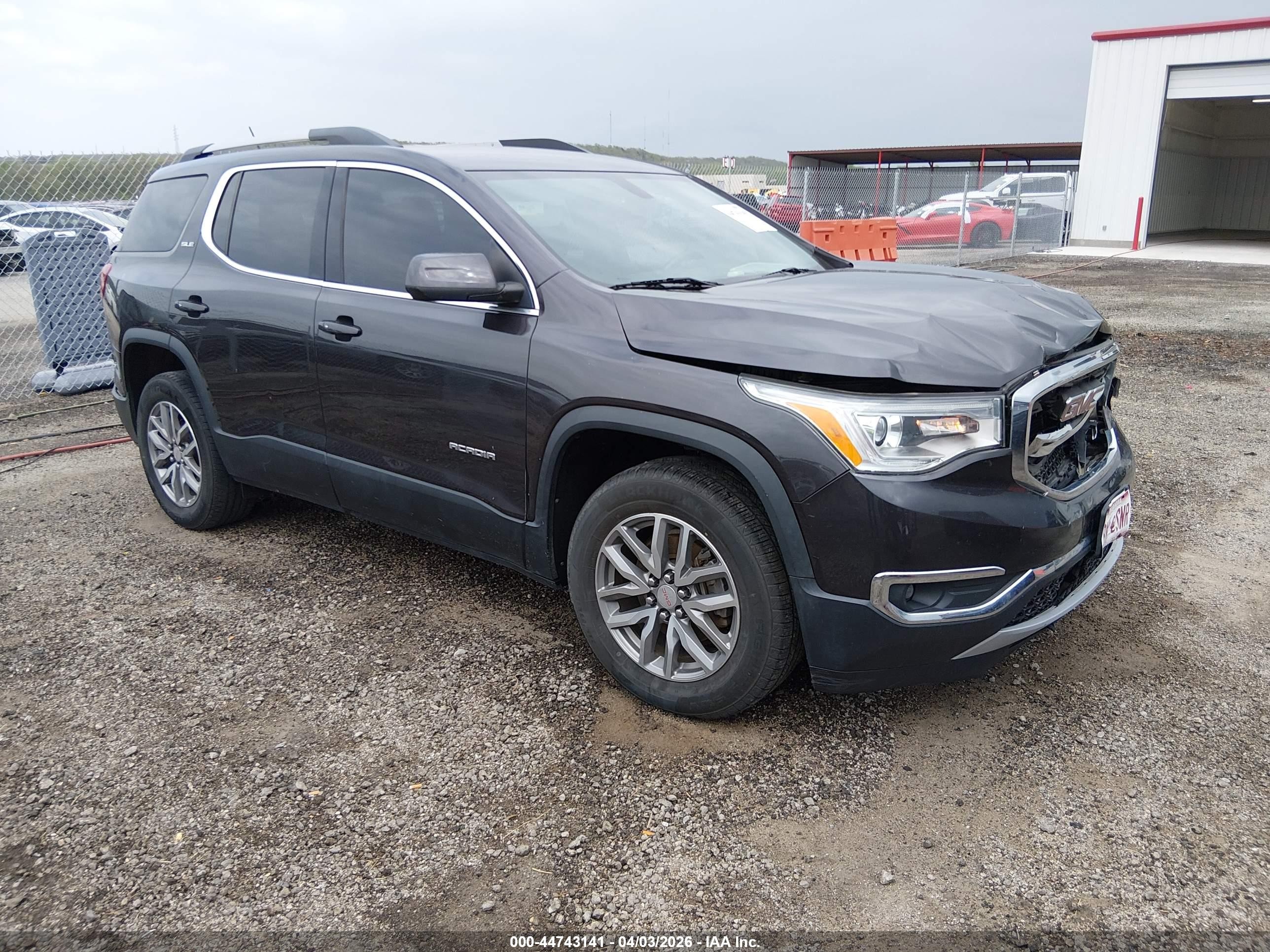 2017 GMC Acadia SLE, VIN 1GKKNLLA1HZ284802 — Front end