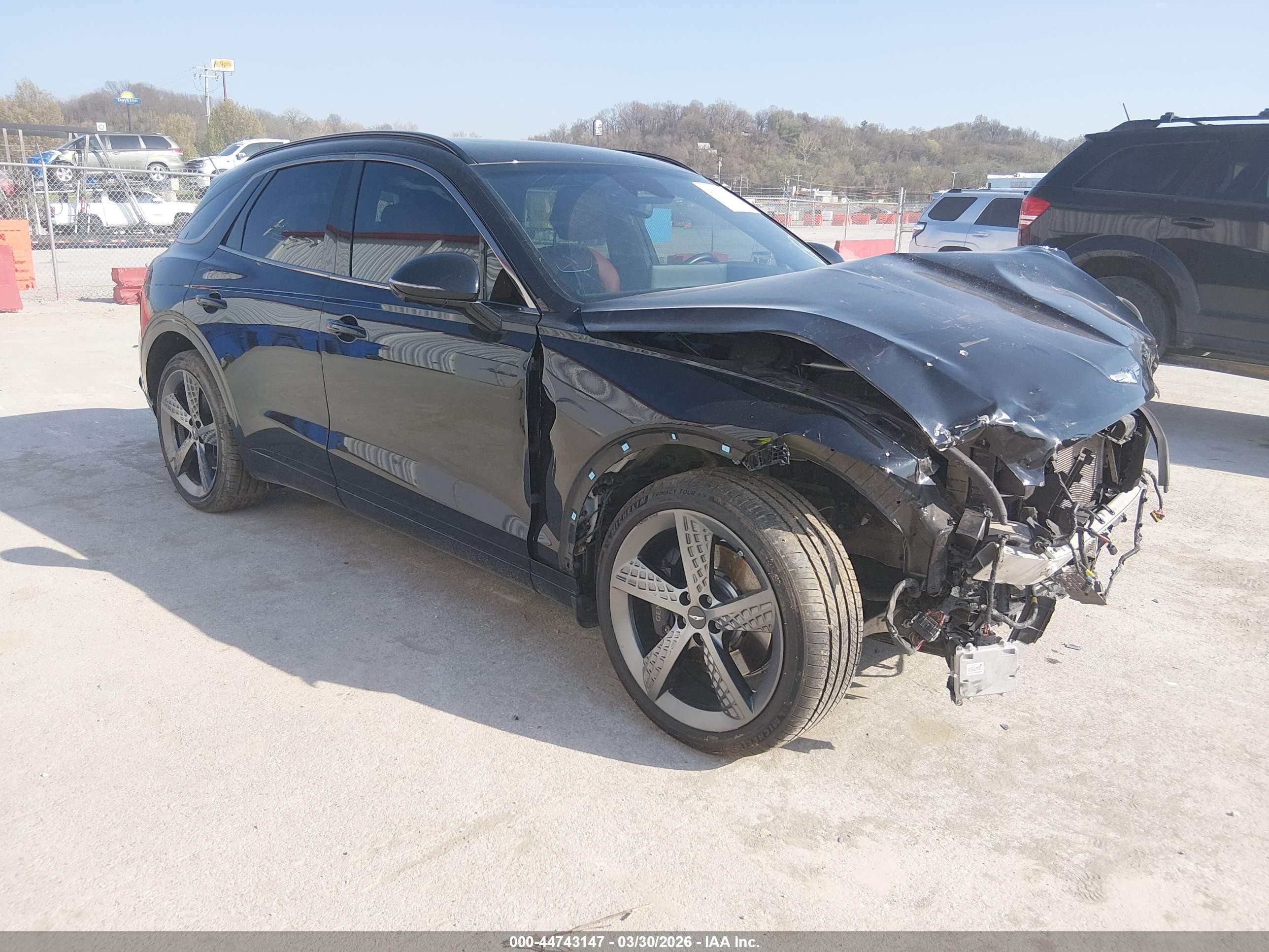 2023 Genesis GV70 2.5T, VIN KMUMADTB0PU087224 — Front end