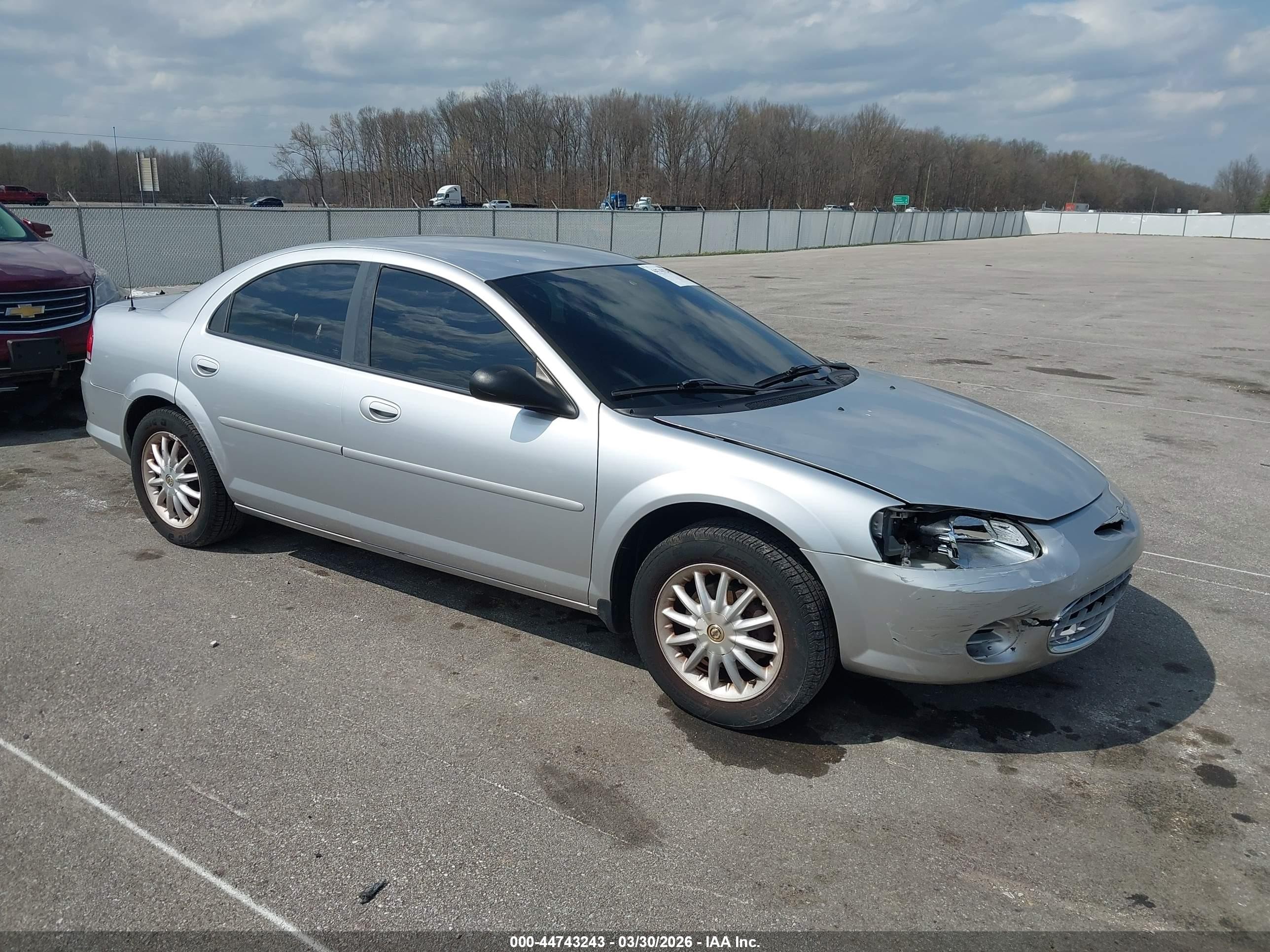 2002 Chrysler Sebring LX, VIN 1C3EL46X22N225331 — Перед