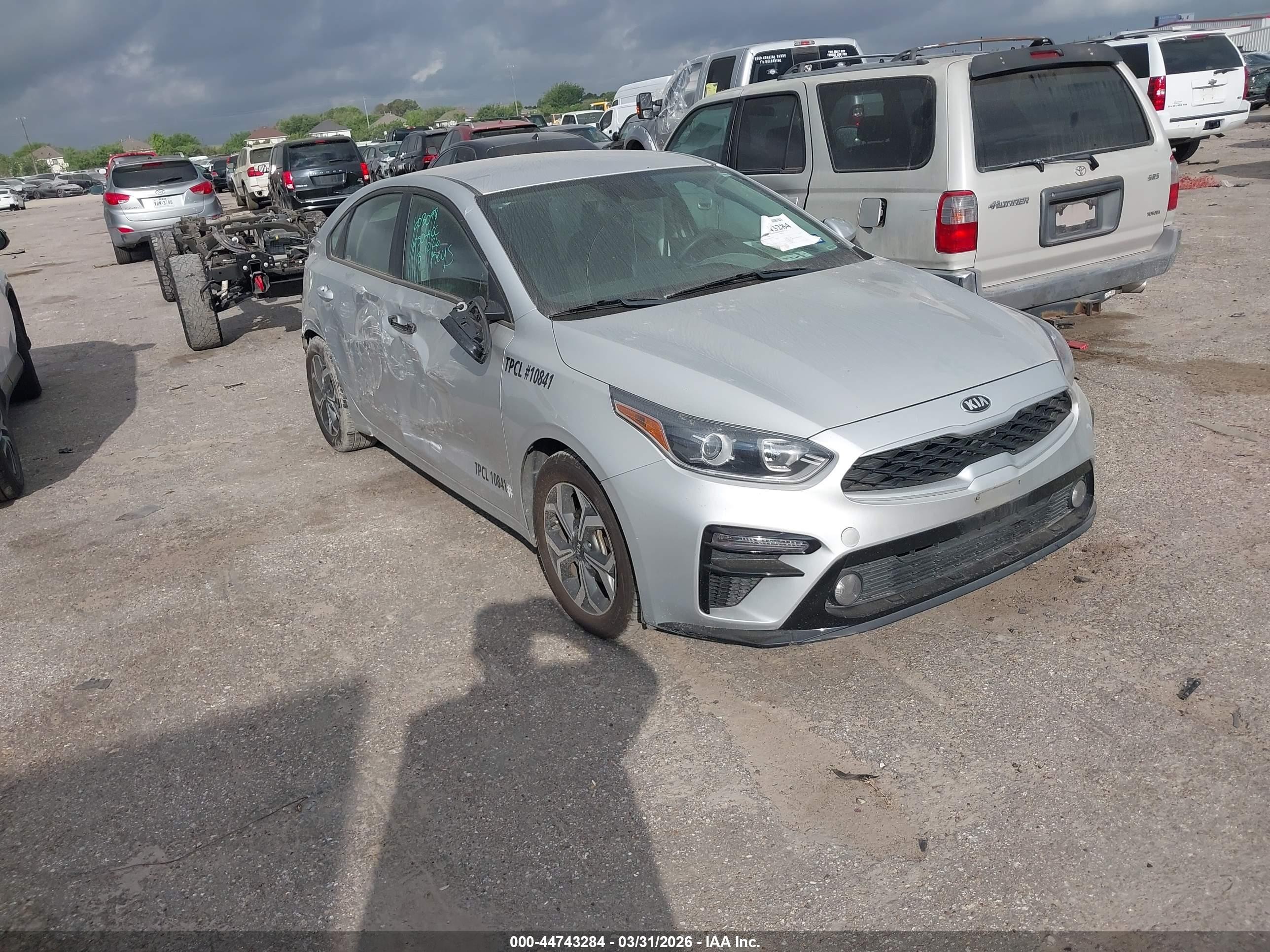 2021 Kia Forte LXS, VIN 3KPF24AD2ME331933 — Side