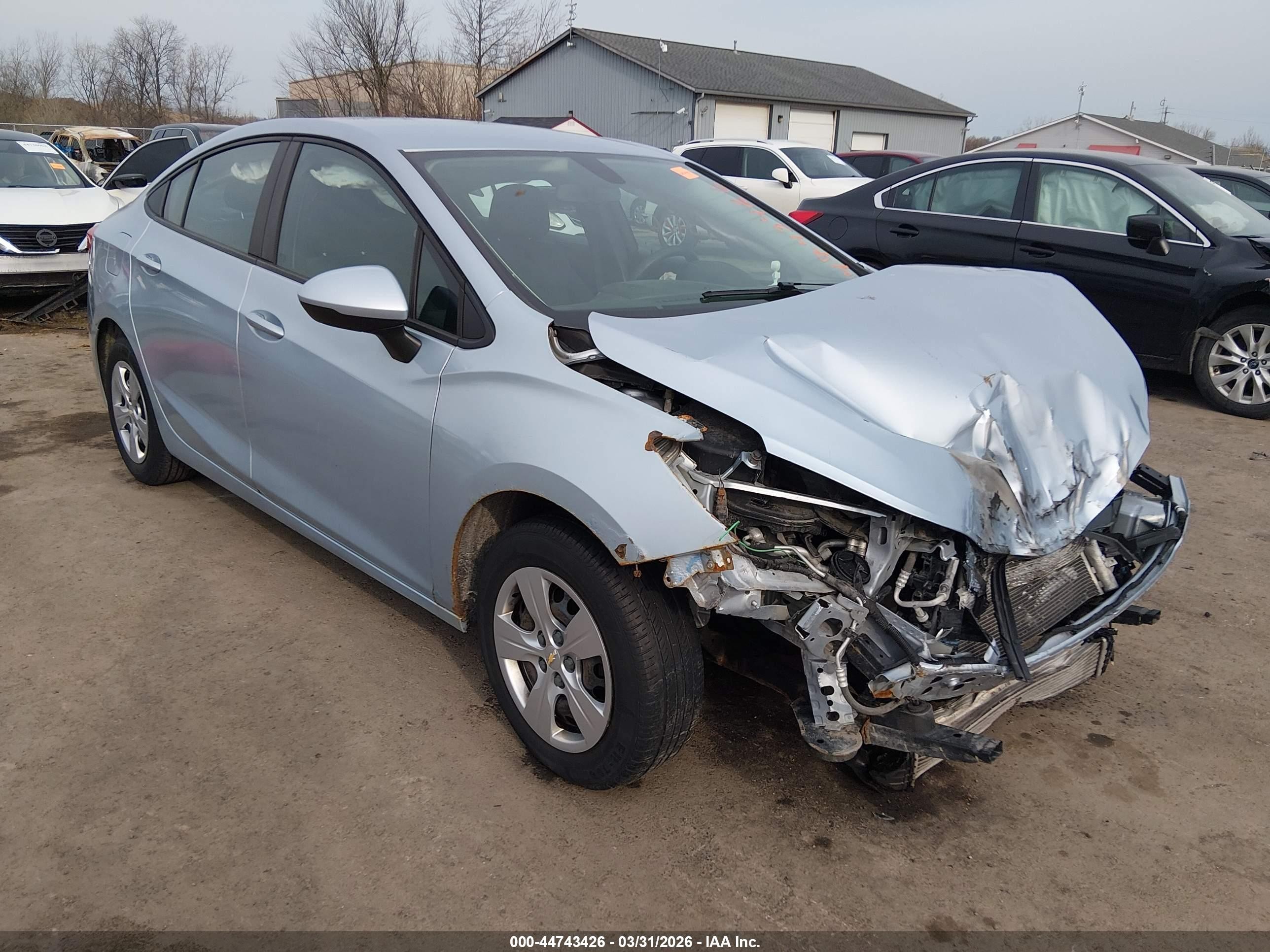2018 Chevrolet Cruze LS, VIN 1G1BC5SM3J7184395 — Front end