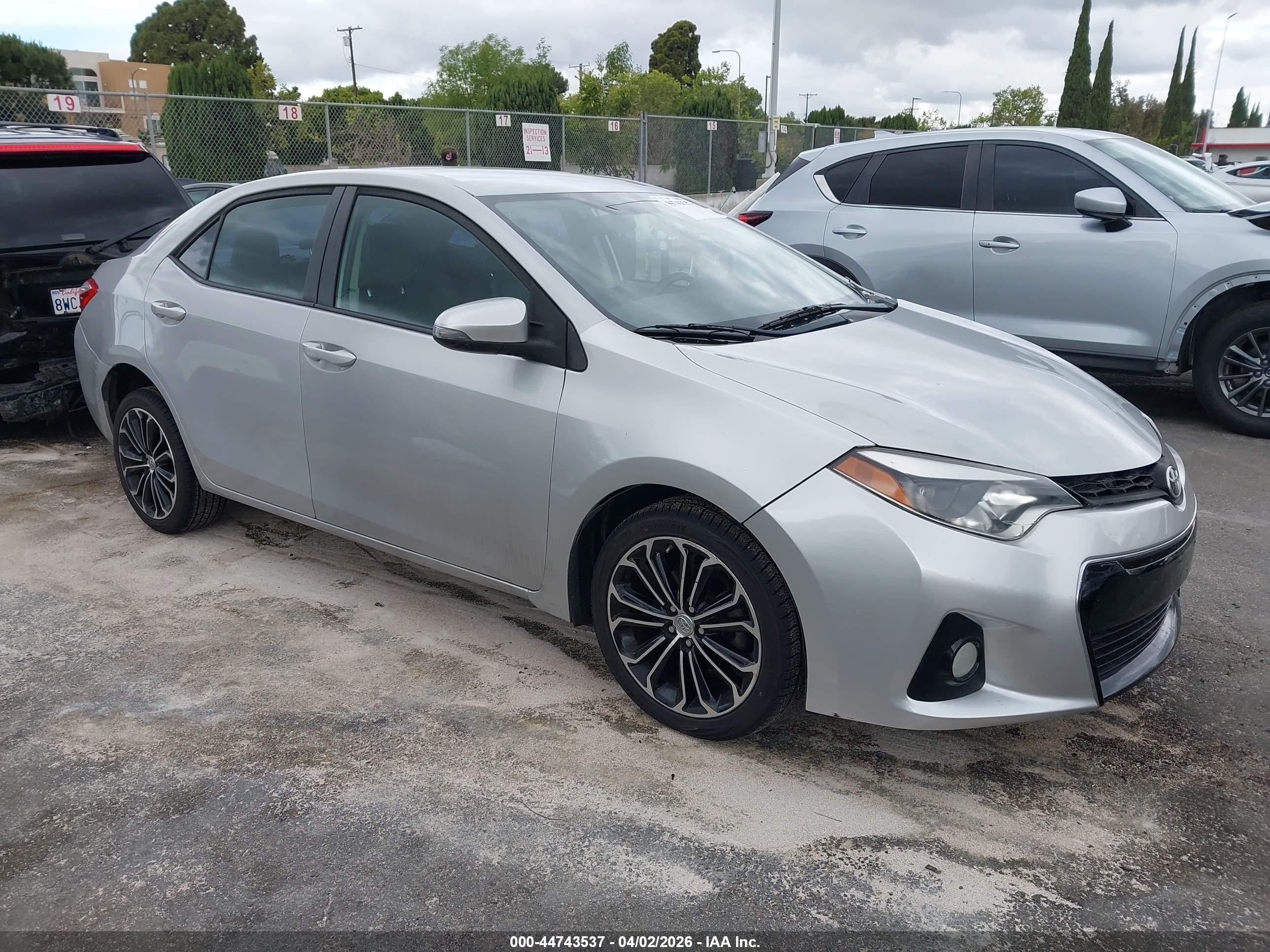 2014 Toyota Corolla S Plus, VIN 5YFBURHE8EP048117 — Front end
