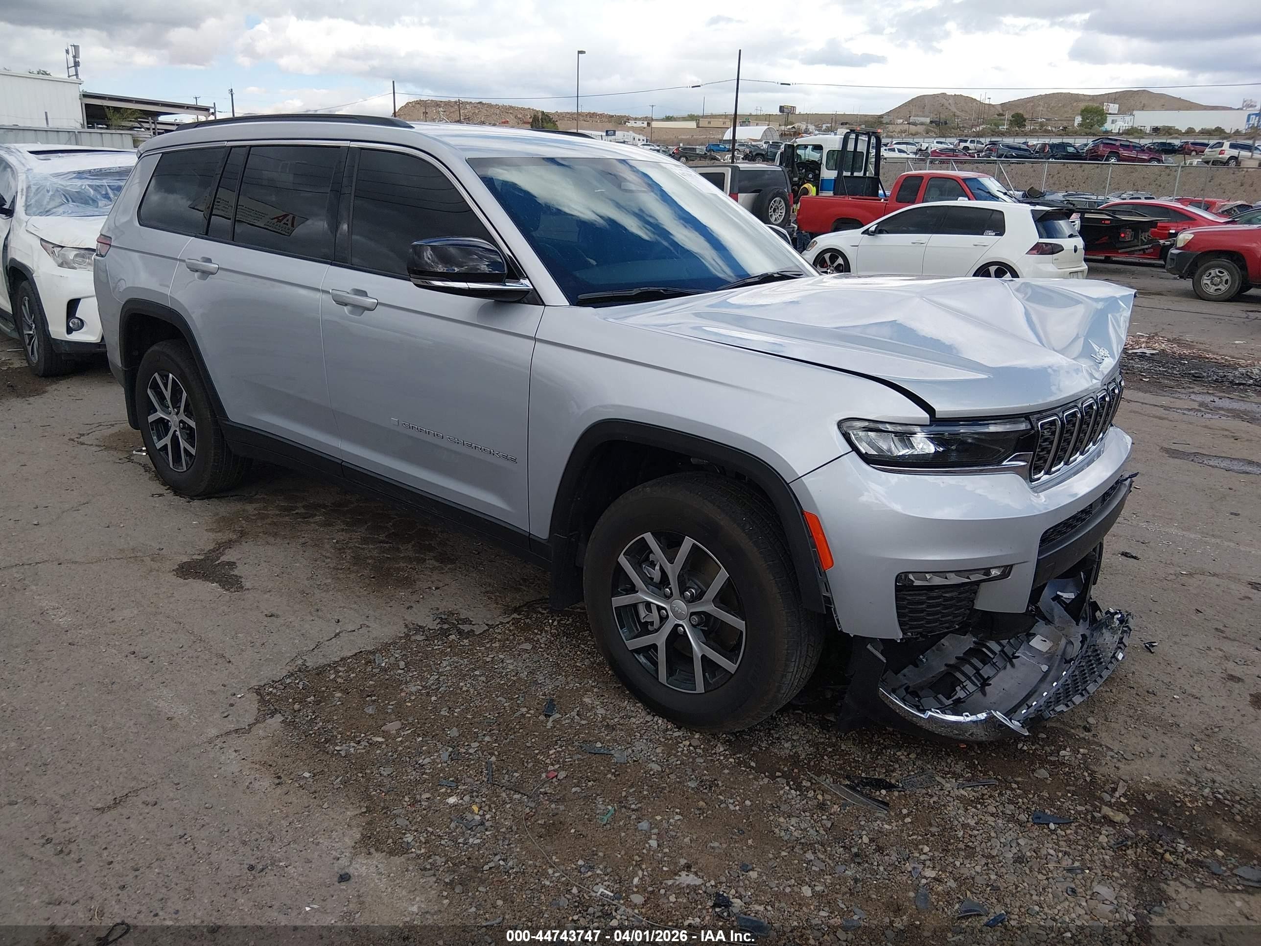 2025 Jeep Grand Cherokee Limited, VIN 1C4RJKBG1S8708756 — Front end