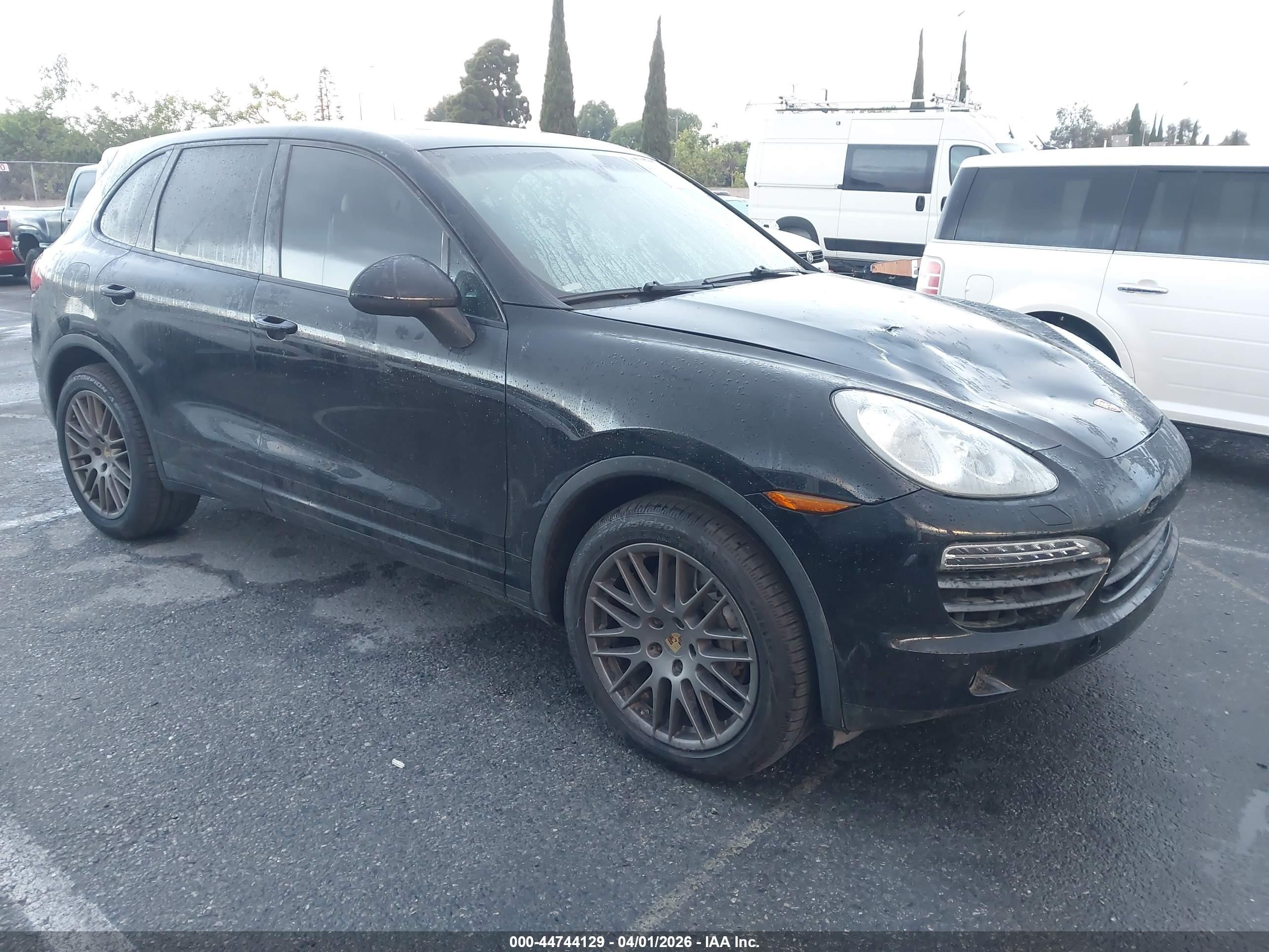 2012 Porsche Cayenne S Hybrid, VIN WP1AE2A25CLA92452 — Rear end