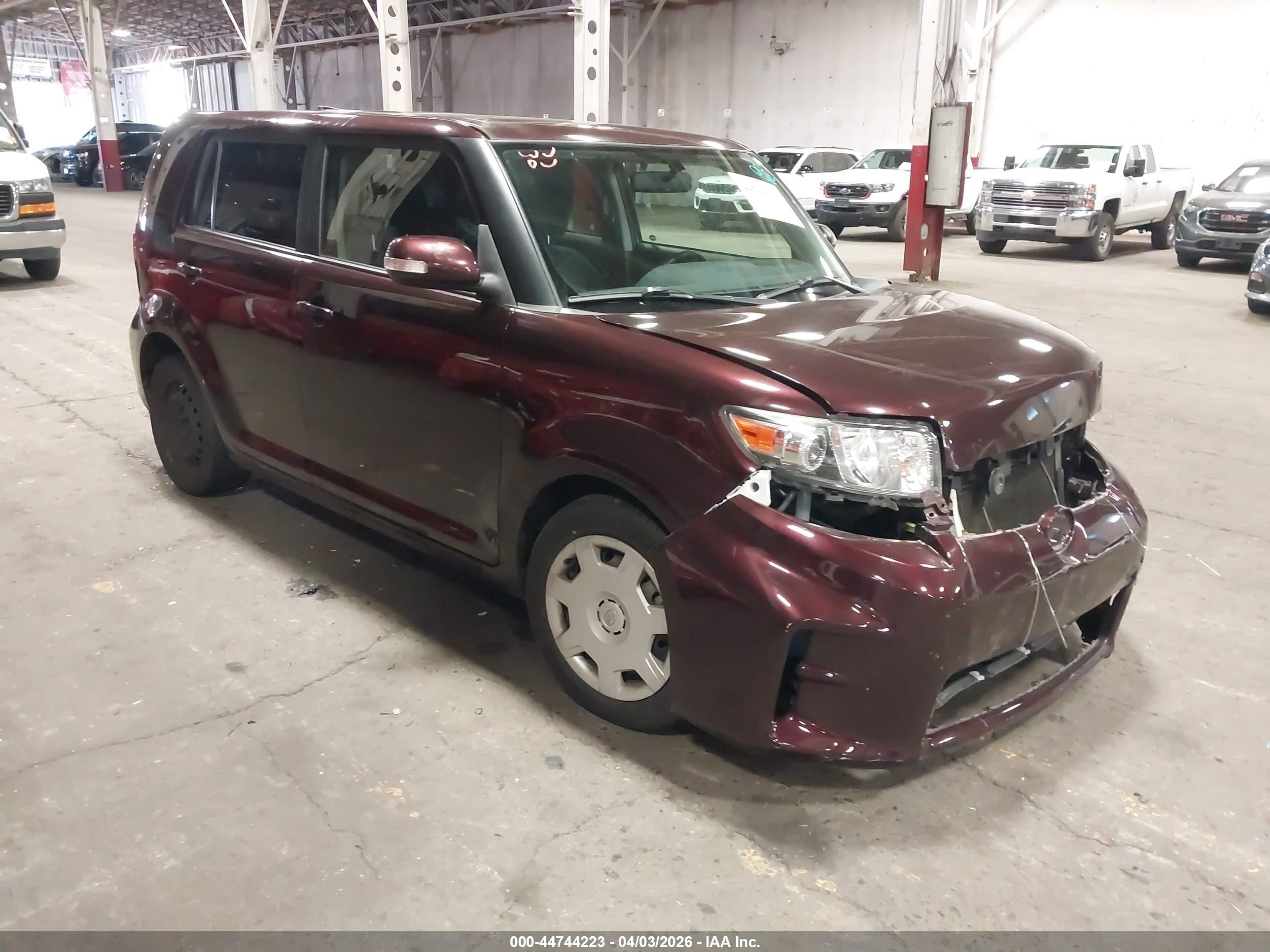 2014 Scion xB, VIN JTLZE4FE8EJ053294 — Front end