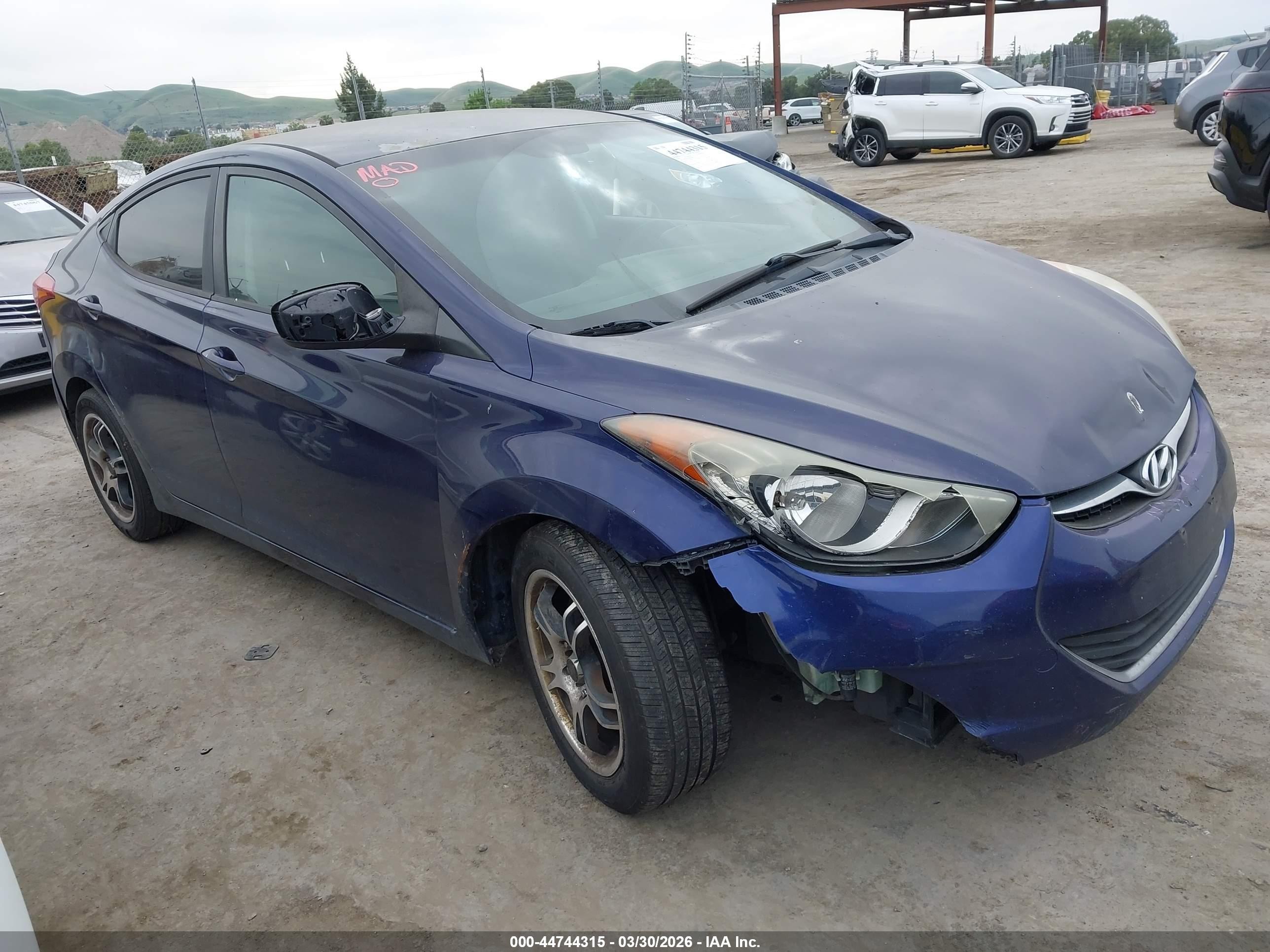 2011 Hyundai Elantra GLS, VIN 5NPDH4AE7BH038097 — Front end