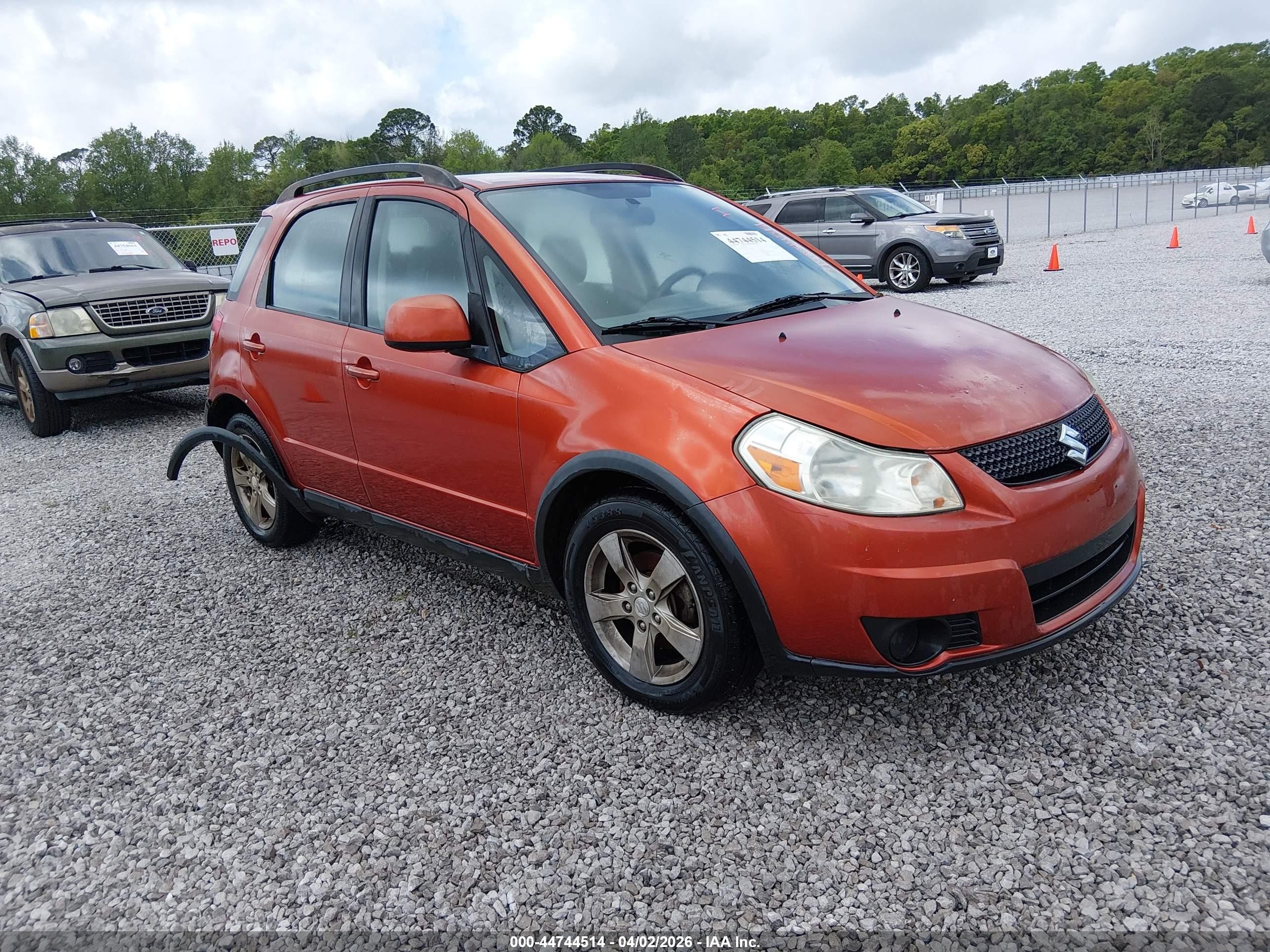 2012 Suzuki SX4 Crossover, VIN JS2YB5A32C6300178 — Side