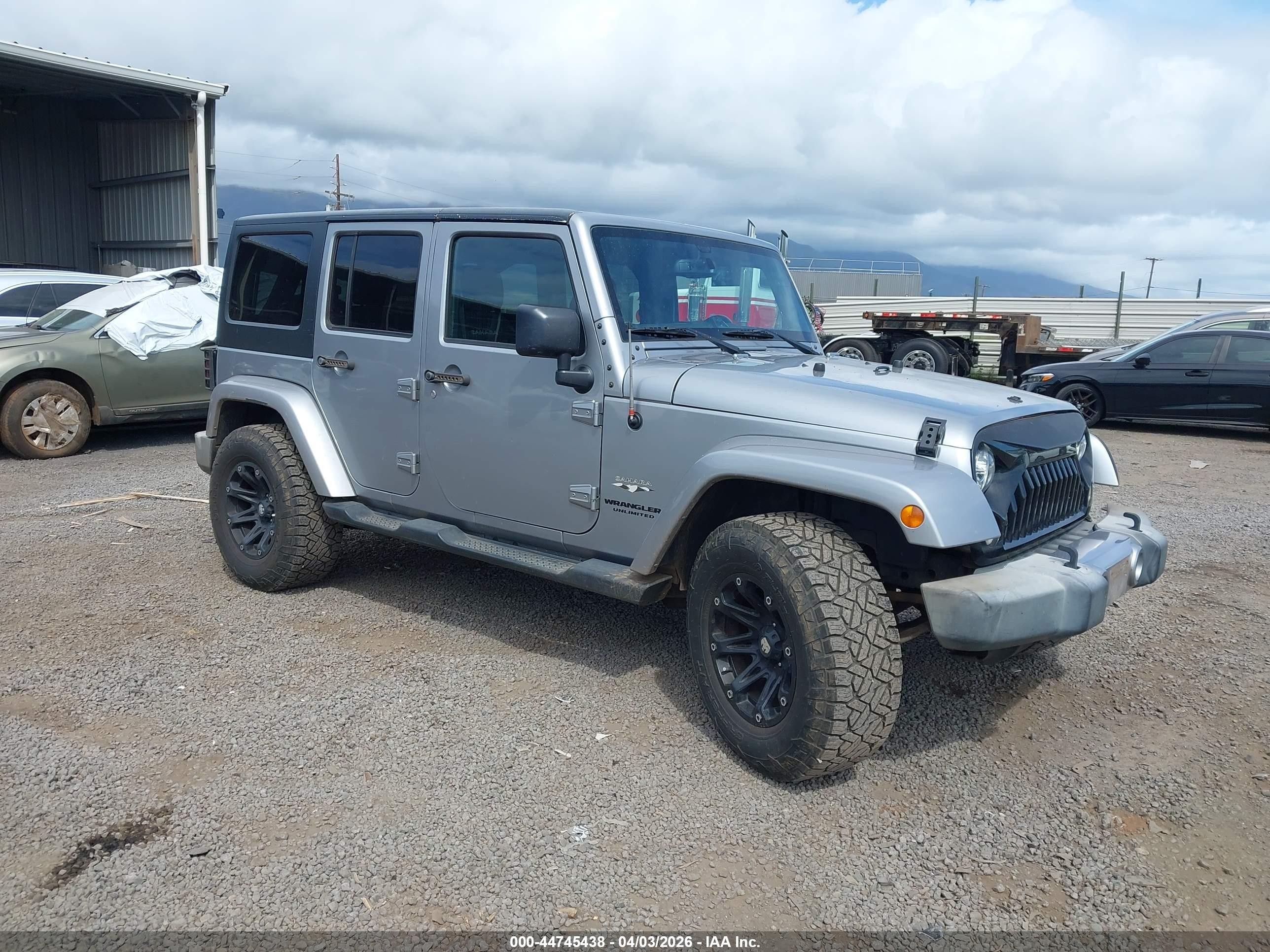 2017 Jeep Wrangler Unlimited Sahara, VIN 1C4HJWEG3HL606380 — Fresh water flood