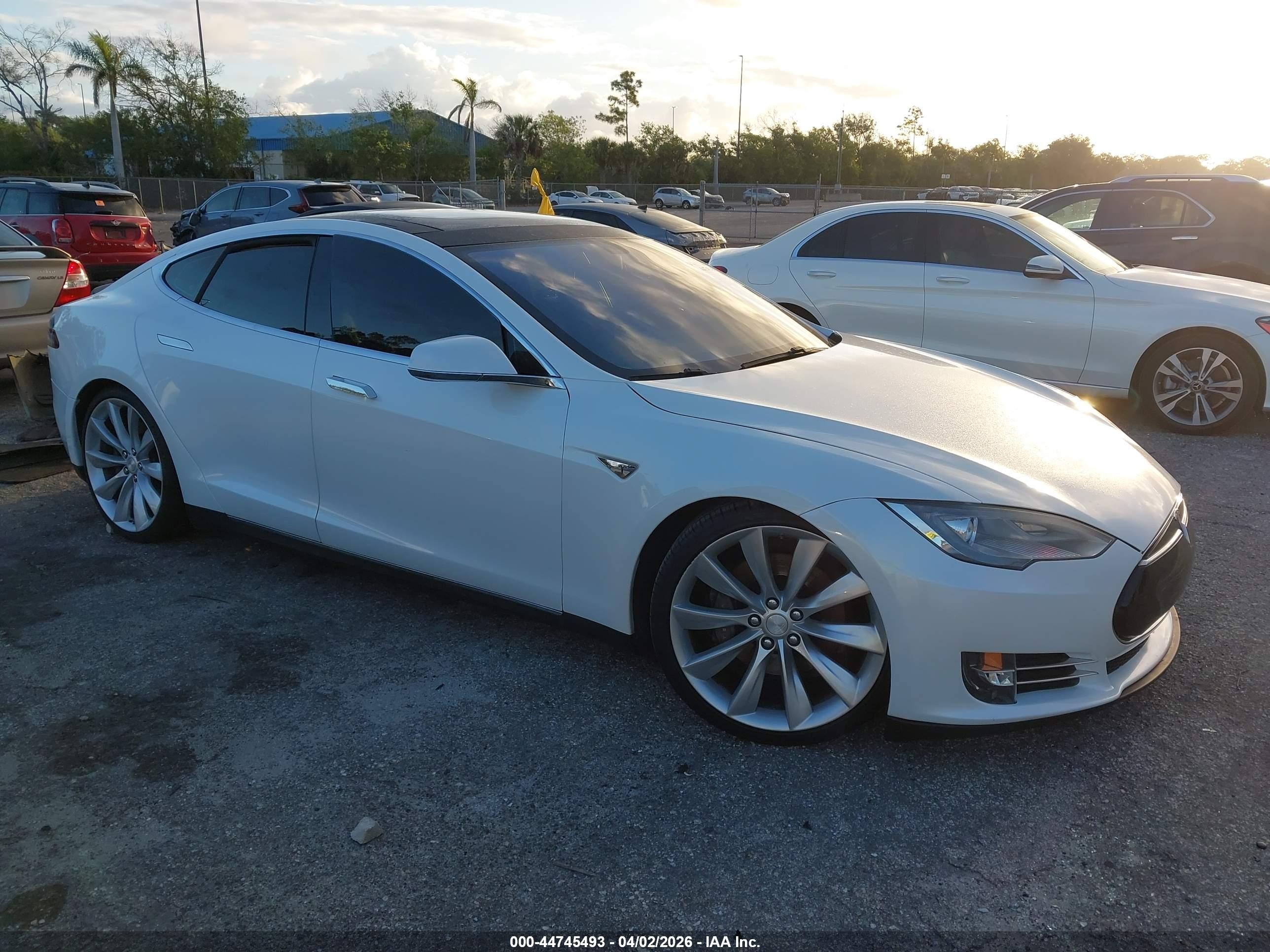 2012 Tesla Model S Performance, VIN 5YJSA1CP9CFP01940 — Обычный износ