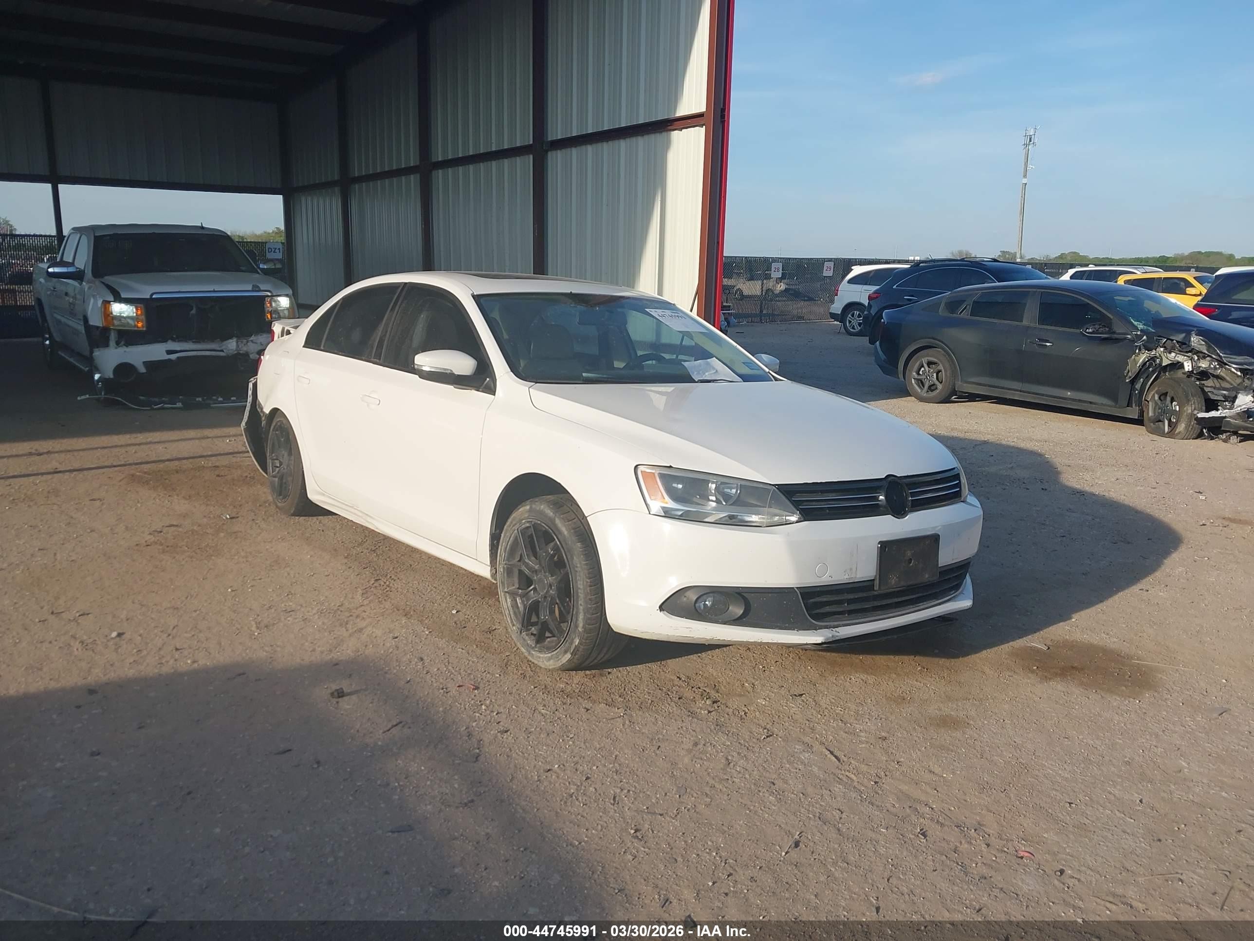 2011 Volkswagen Jetta SEL, VIN 3VWLX7AJ1BM376373 — Rear end
