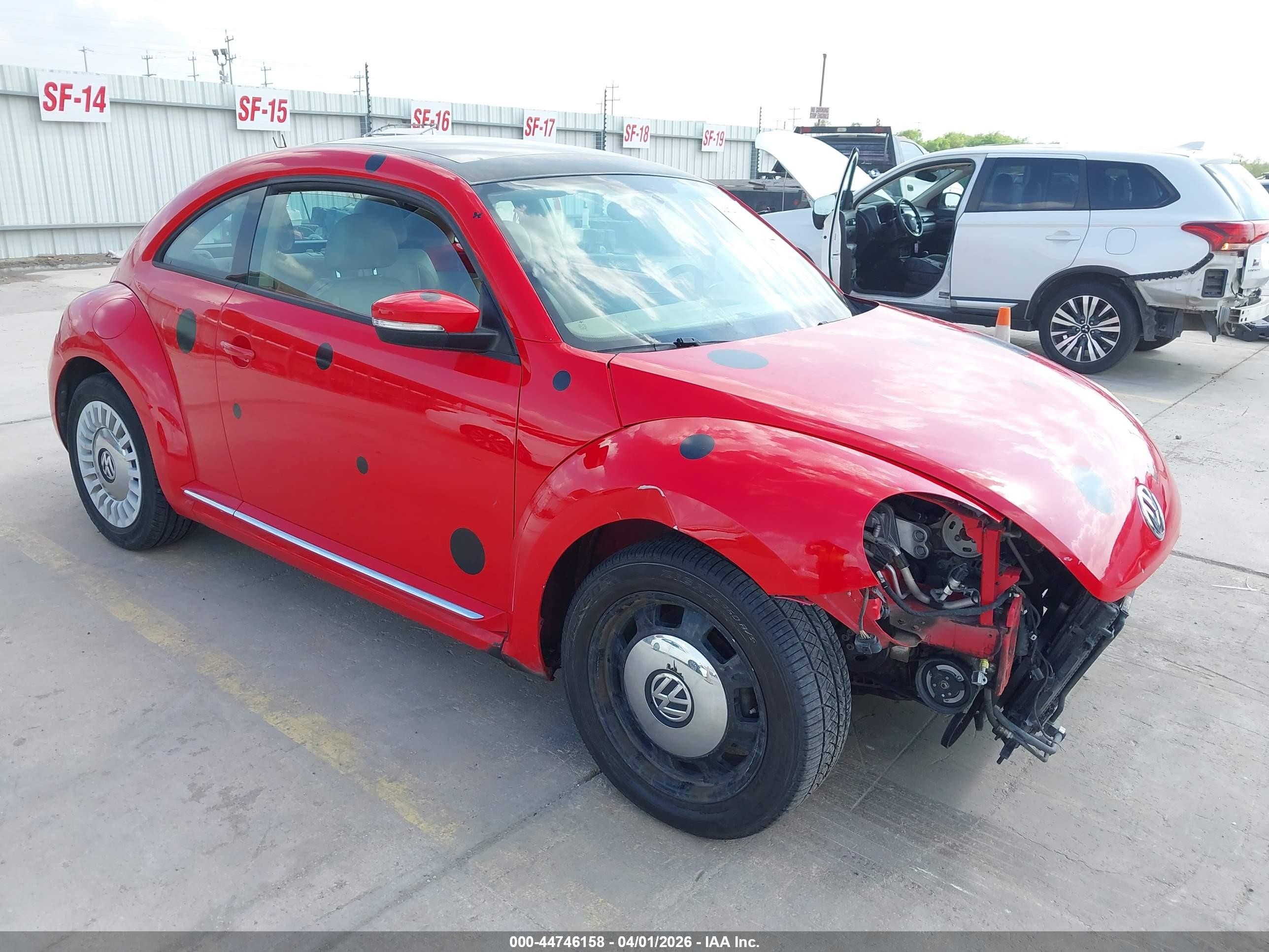 2013 Volkswagen Beetle 2.5L, VIN 3VWJP7AT4DM670457 — Front end