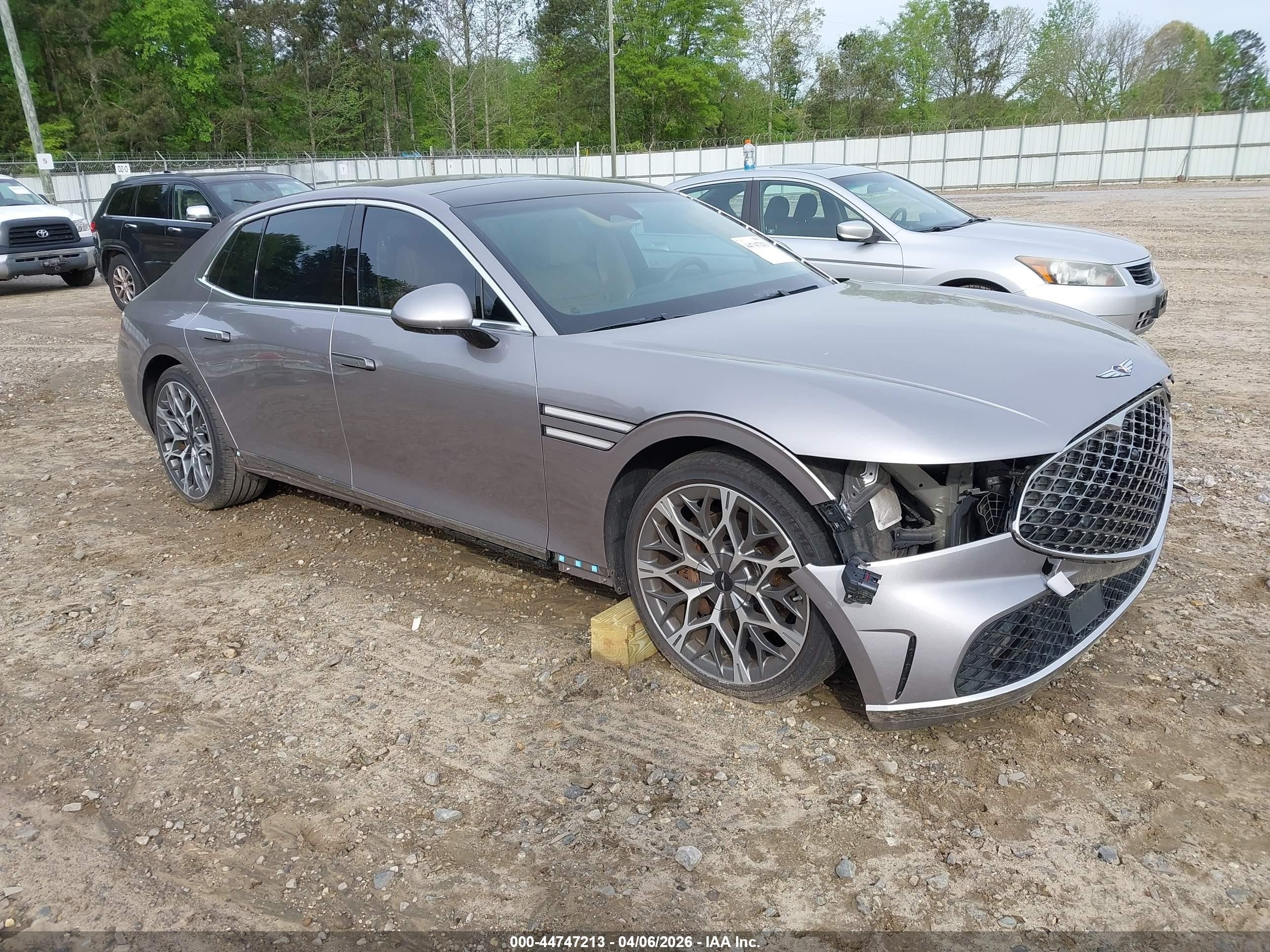 2024 Genesis G90 e-SC, VIN KMTFC4SD5RU038064 — Front end