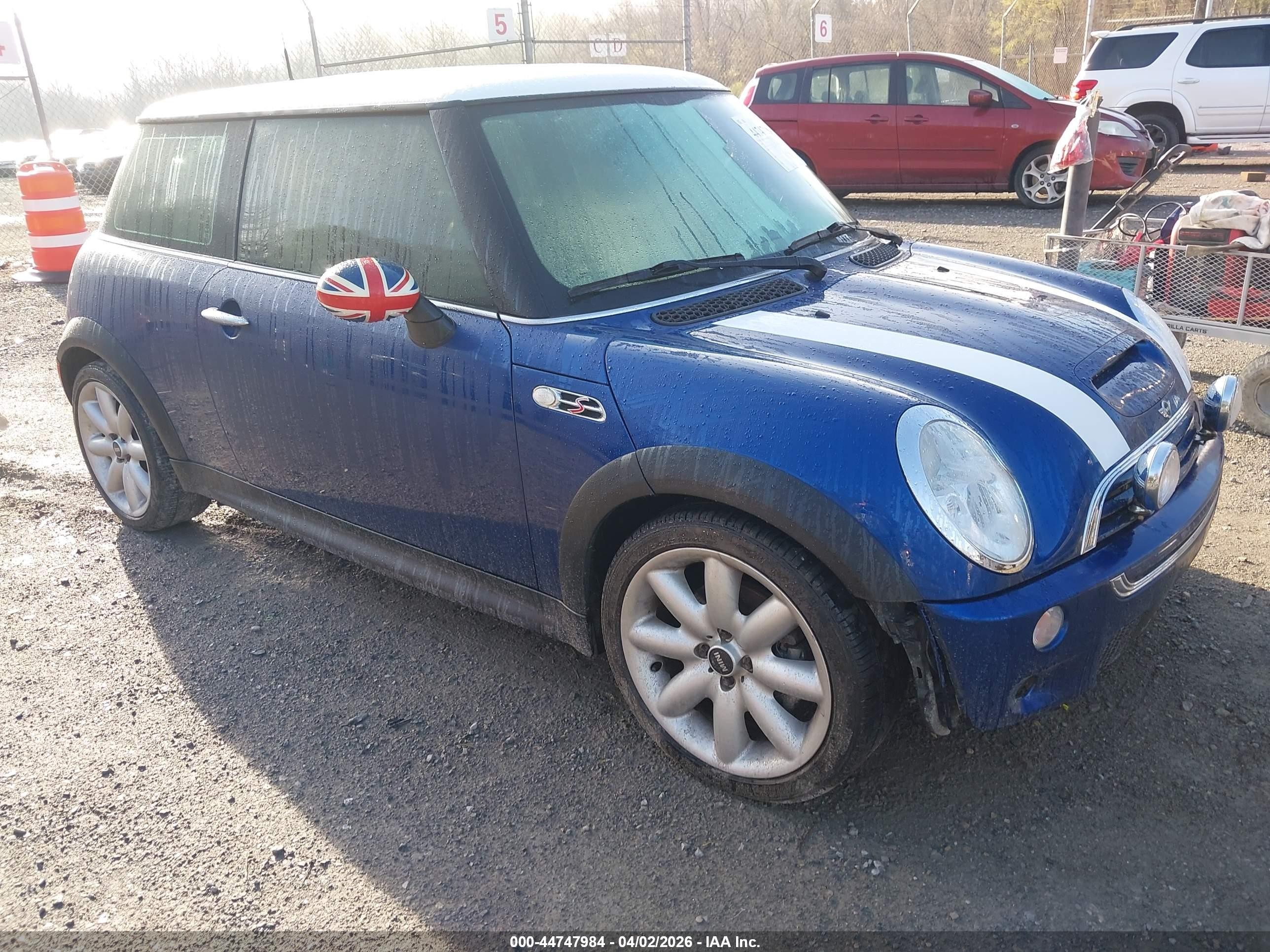 2003 MINI Hardtop S, VIN WMWRE33483TD66932 — Перед