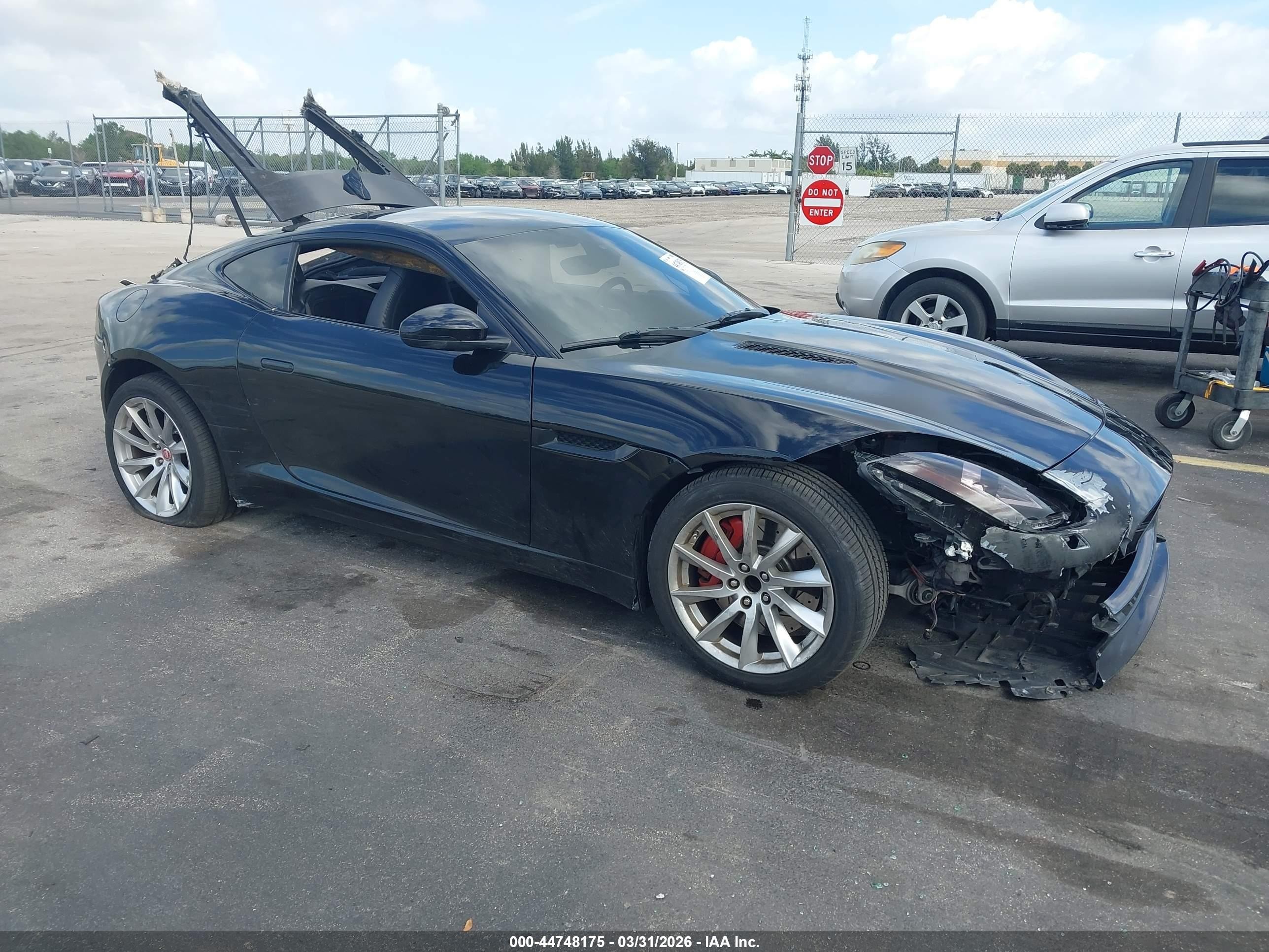 2017 Jaguar F-Type Premium, VIN SAJWA6AT1H8K43348 — Пожар