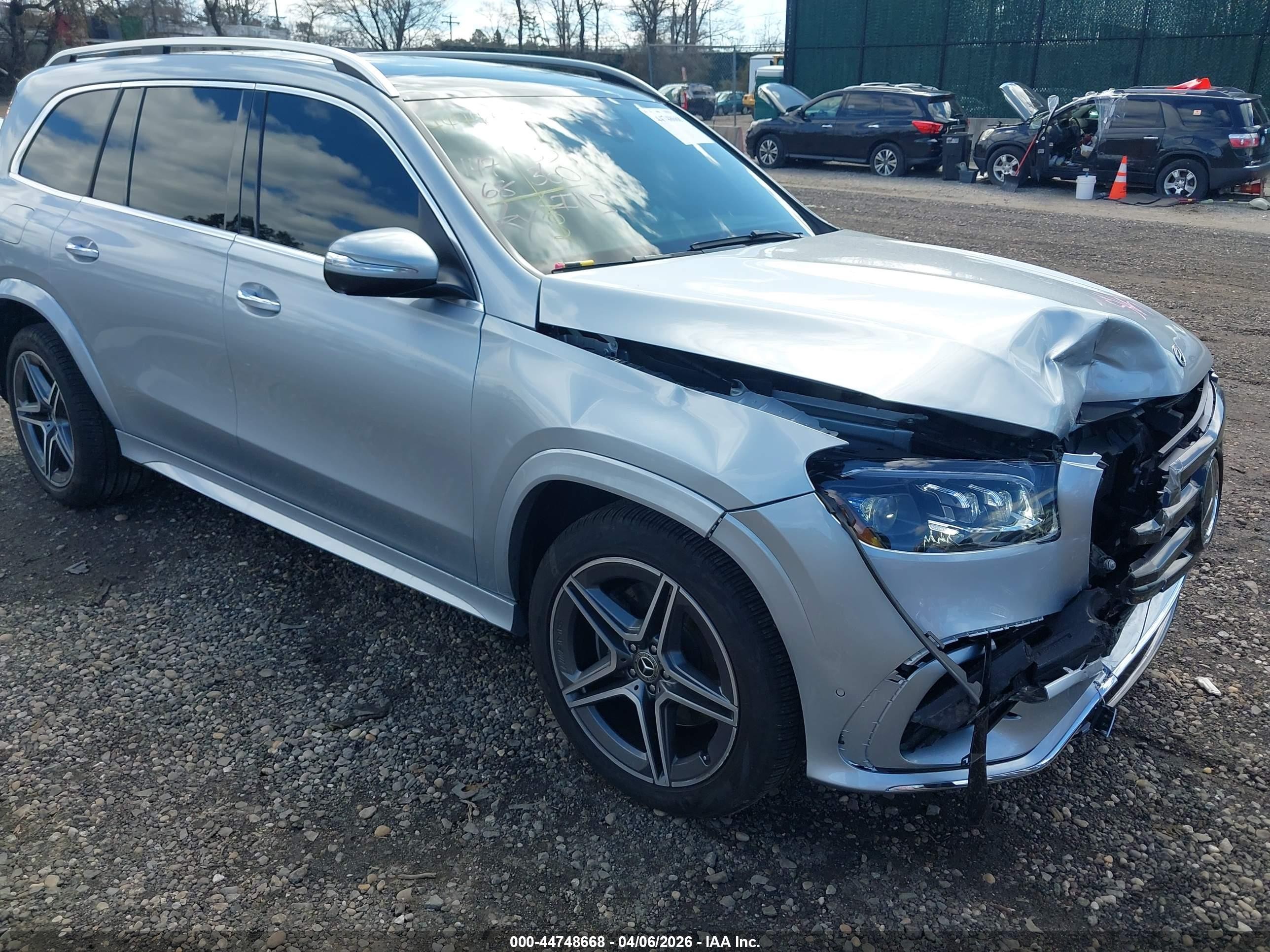 2025 Mercedes-Benz GLS 450, VIN 4JGFF5KE1SB292131 — Front end
