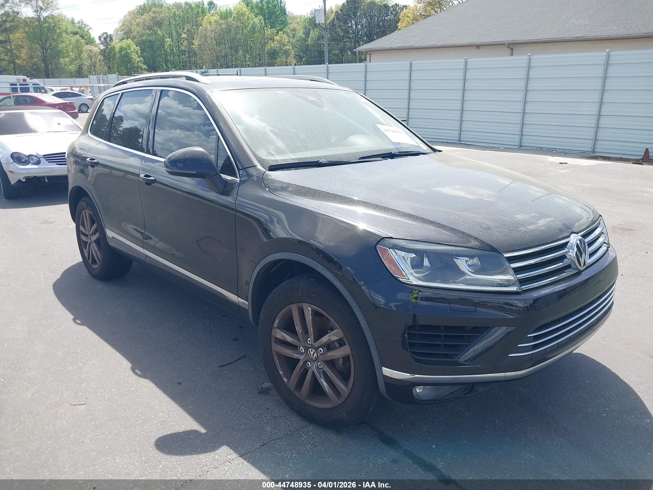 2016 Volkswagen Touareg Lux, VIN WVGEF9BP8GD008655 — Изъятие за долги
