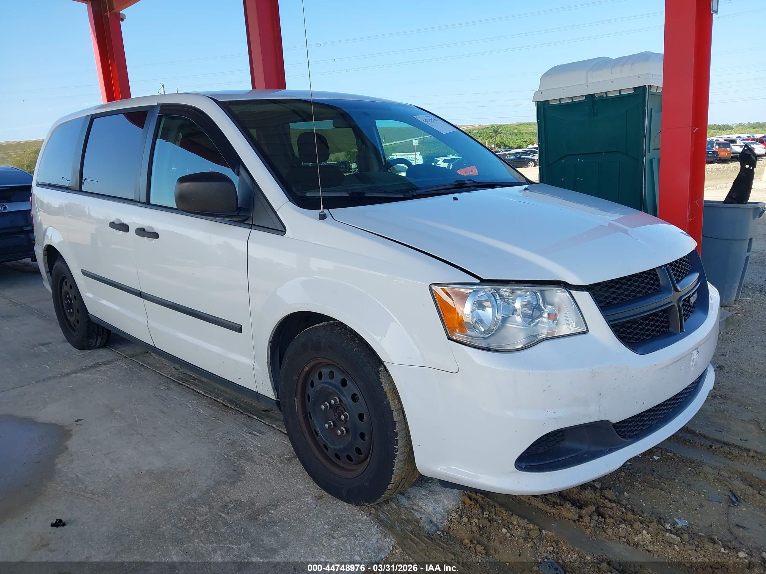 2015 Ram Cargo Van Tradesman, VIN 2C4JRGAG7FR666446 — Rear end