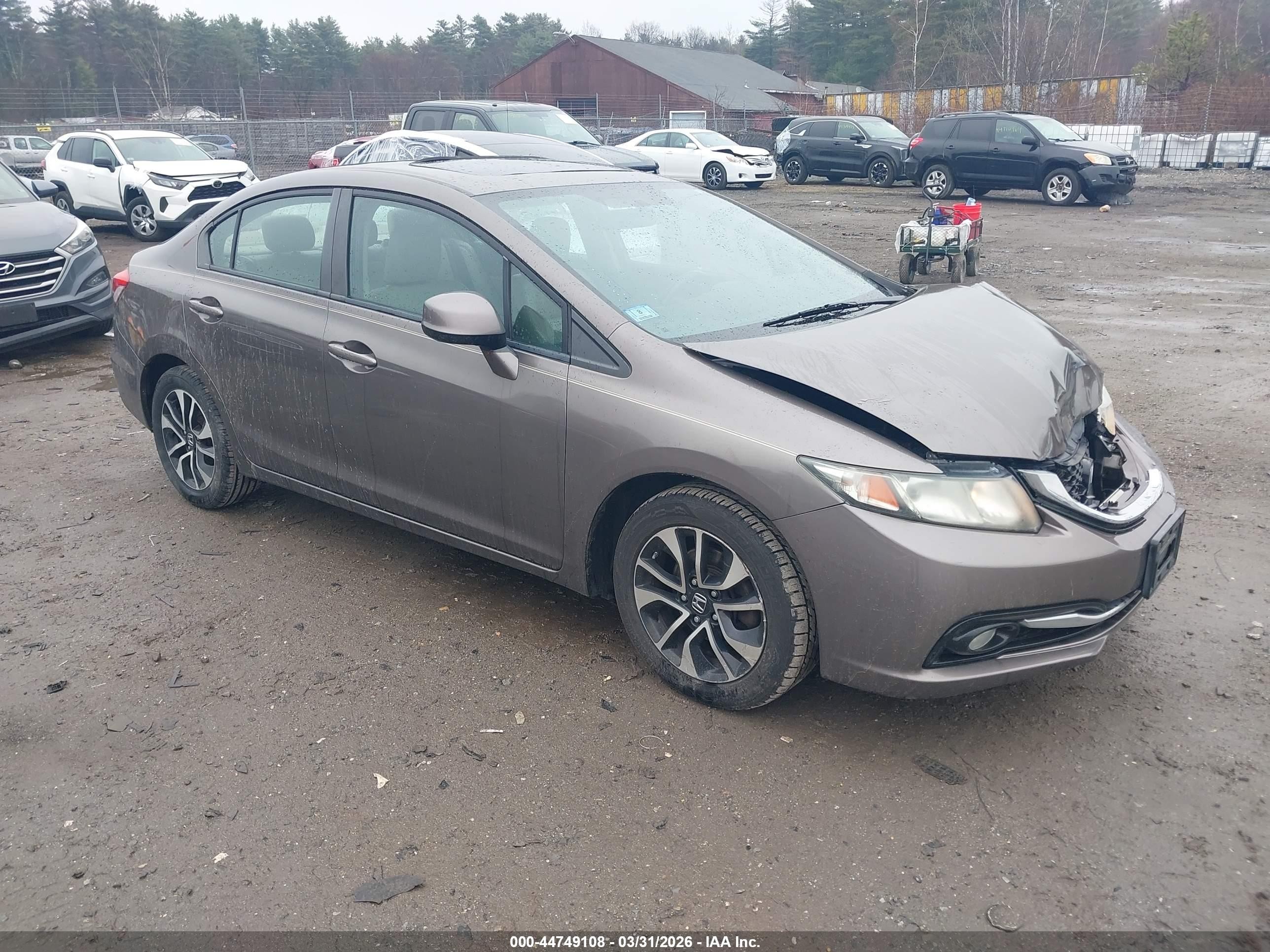 2013 Honda Civic EX-L, VIN 2HGFB2F98DH530886 — Перед