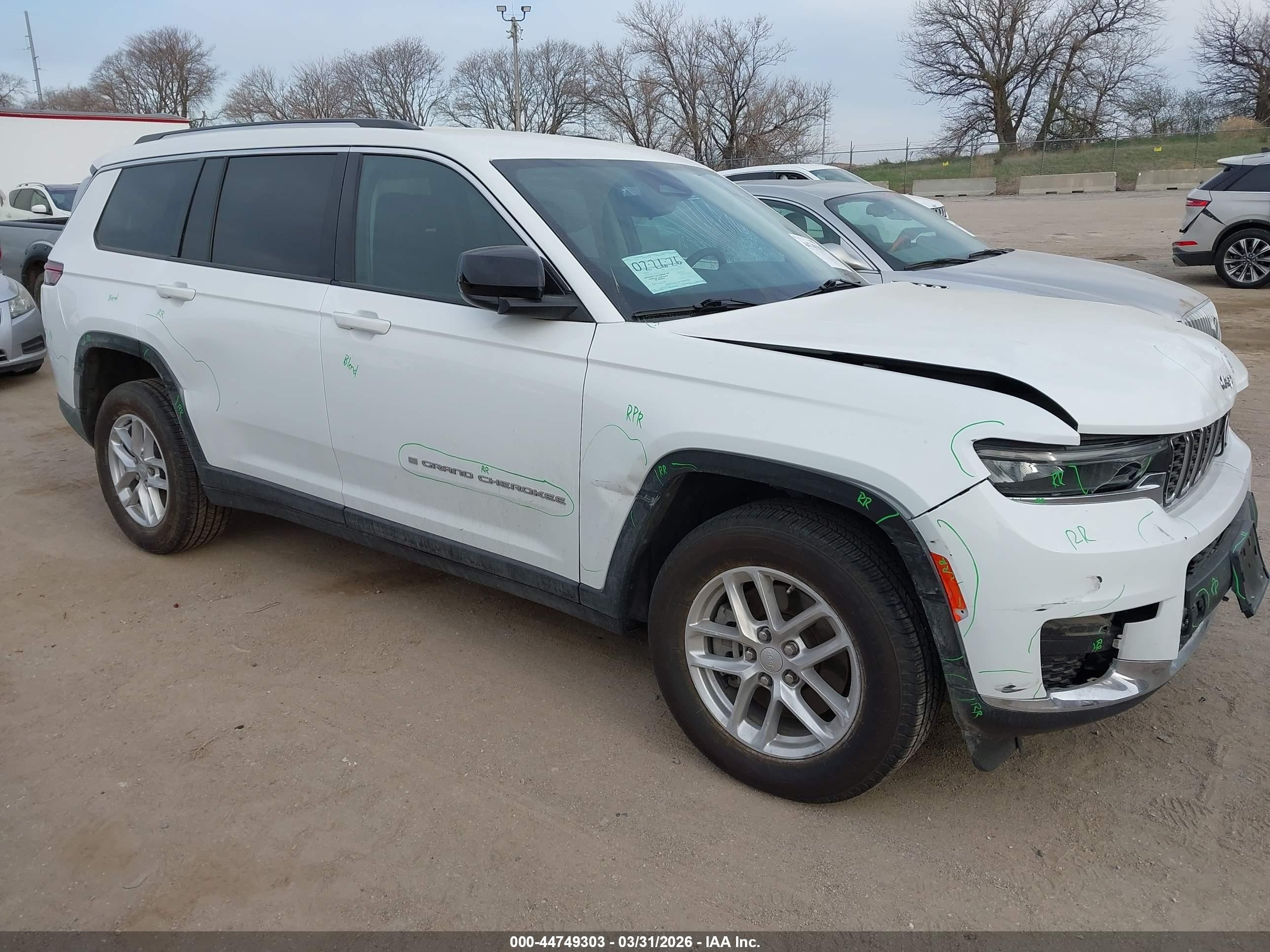 2023 Jeep Grand Cherokee Altitude, VIN 1C4RJKAG8P8887077 — Side