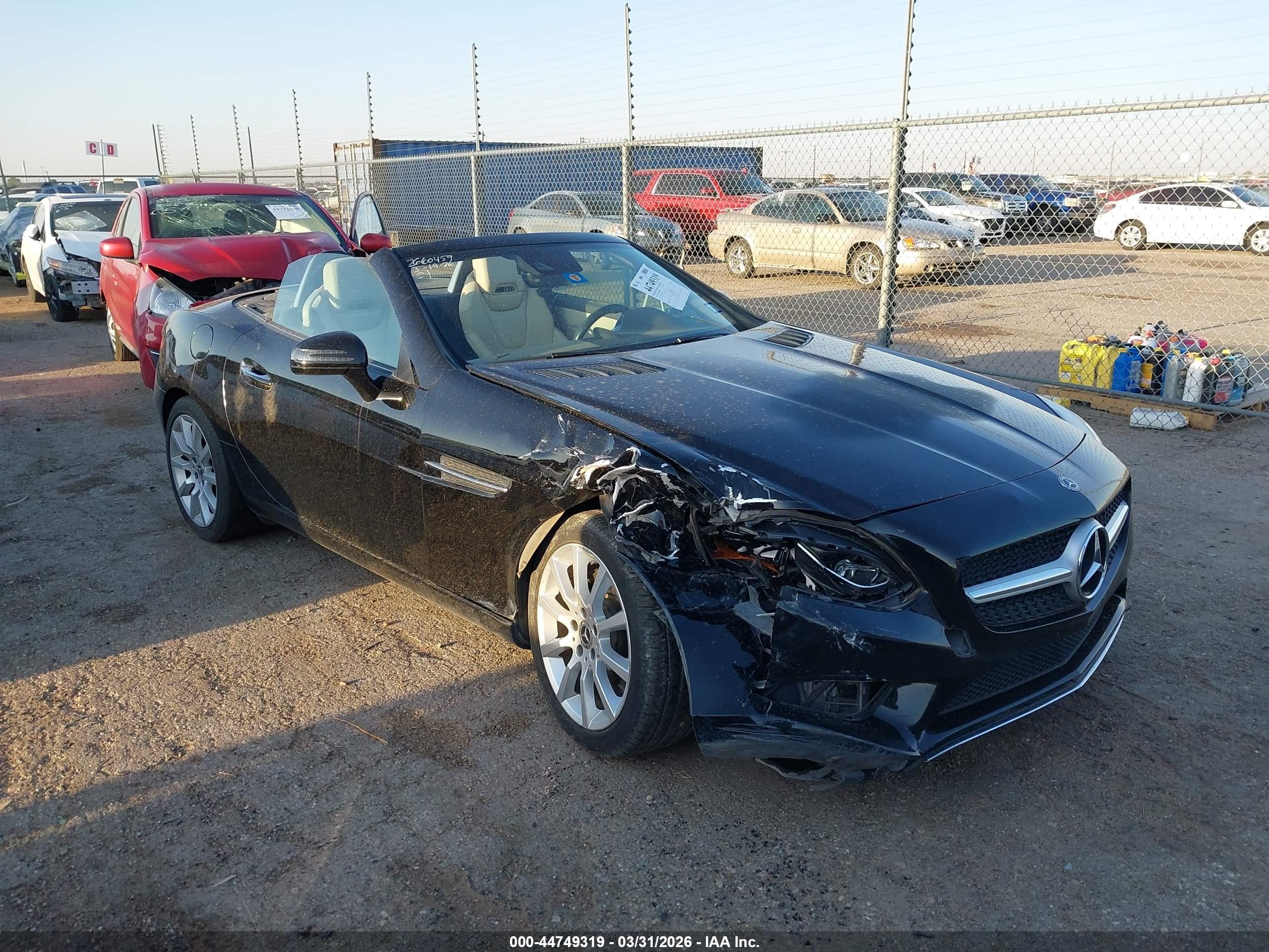 2017 Mercedes-Benz SLC 300, VIN WDDPK3JA8HF144086 — Front end