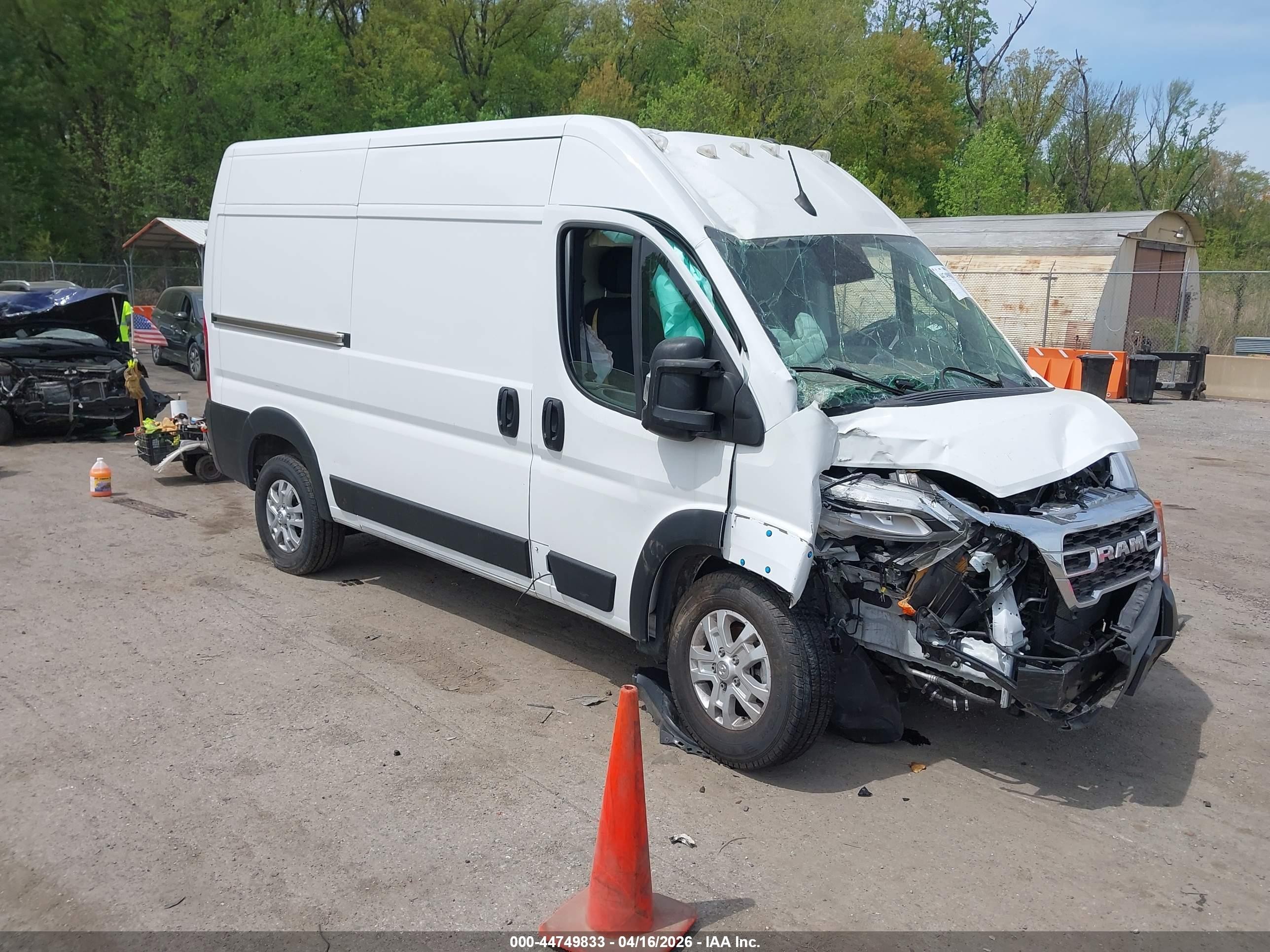 2025 Ram ProMaster Cargo Tradesman, VIN 3C6LRVCG0SE514537 — Front end