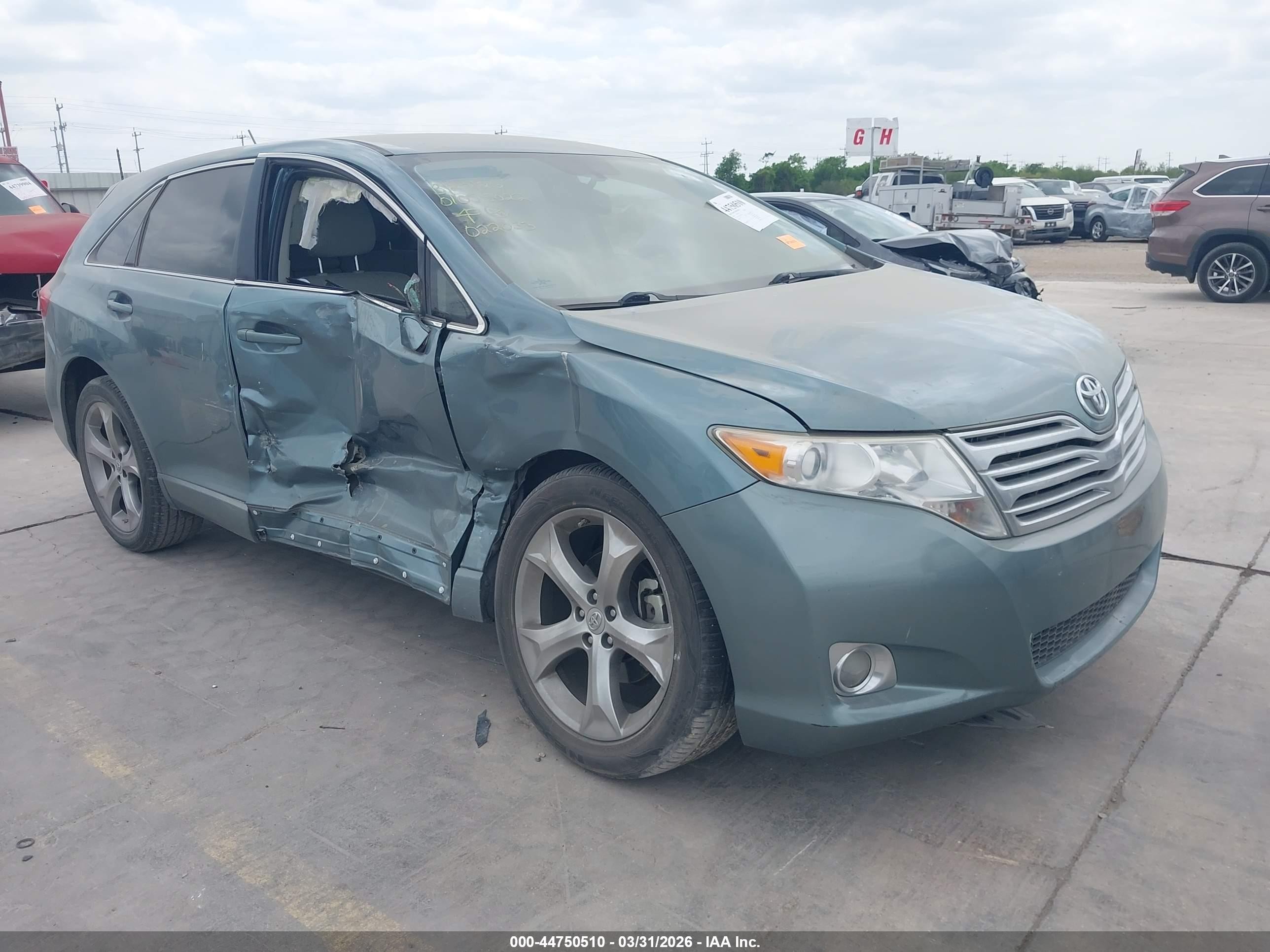 2010 Toyota Venza, VIN 4T3ZK3BB4AU022033 — Front end