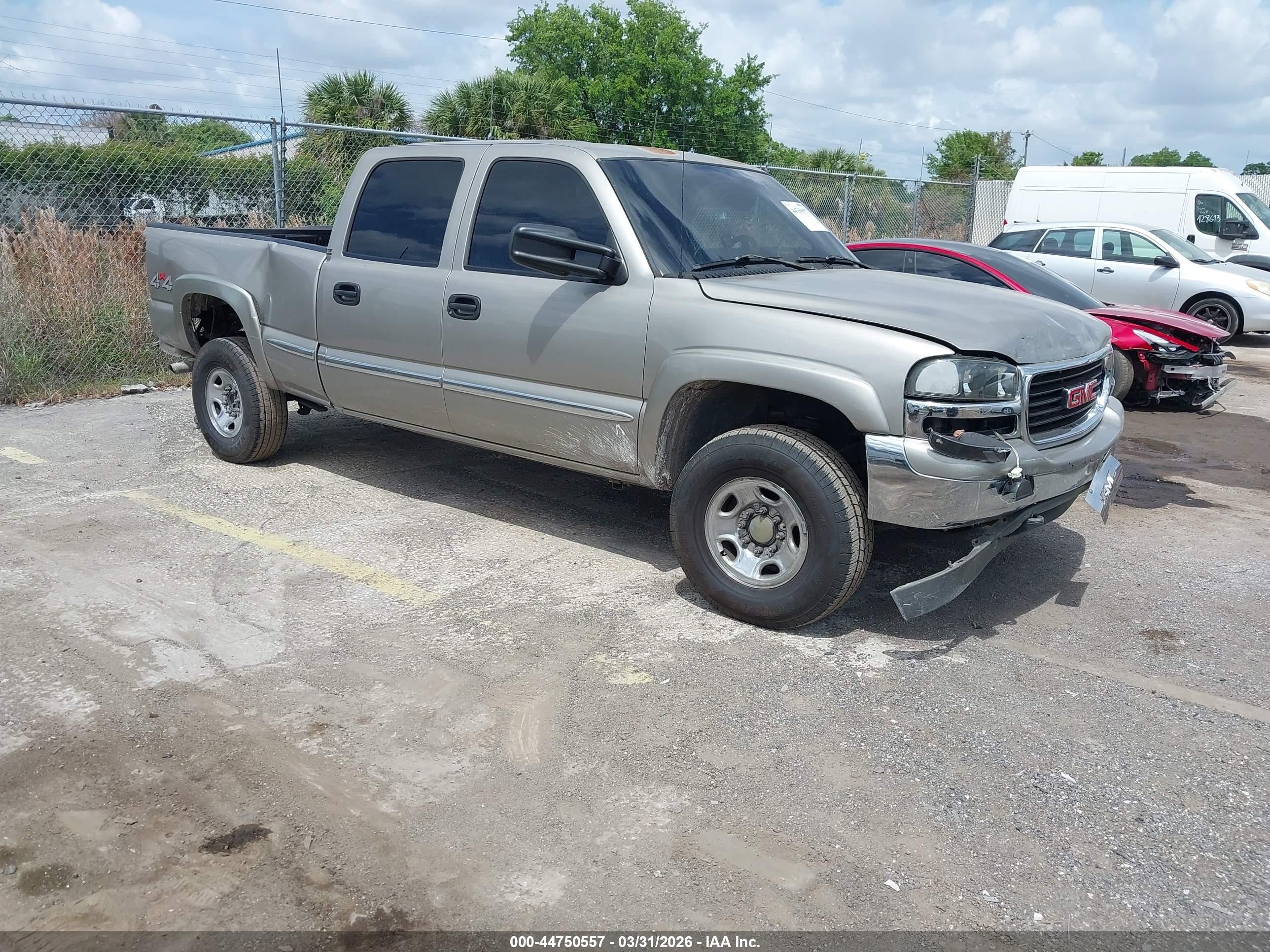 2002 GMC Sierra 1500HD SLE, VIN 1GTGK13U52F231909 — Rear end