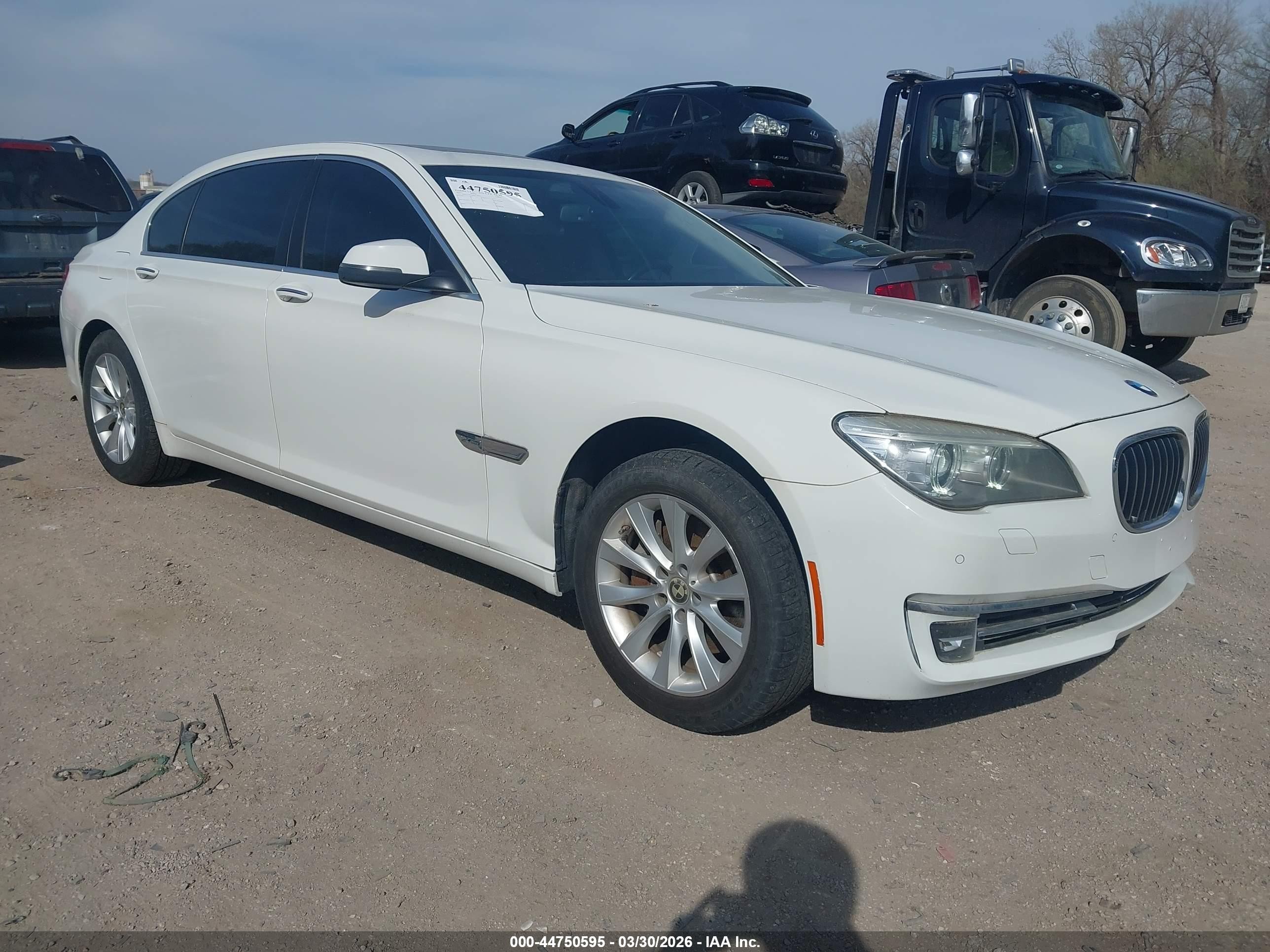2013 BMW 7 Series 740Li xDrive, VIN WBAYF4C59DD128023 — Front end