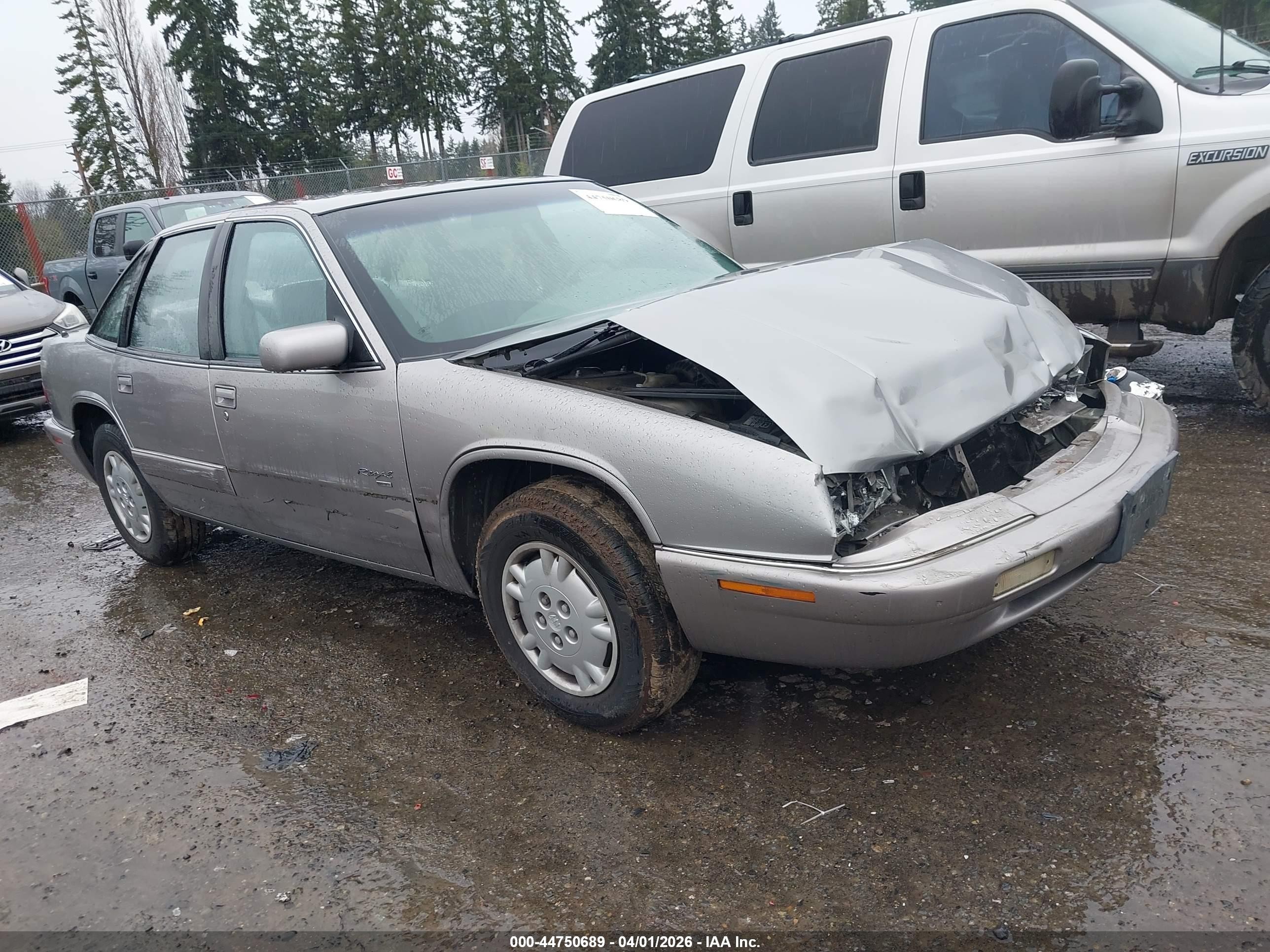 1996 Buick Regal Custom, VIN 2G4WB52K5T1510932 — Front end