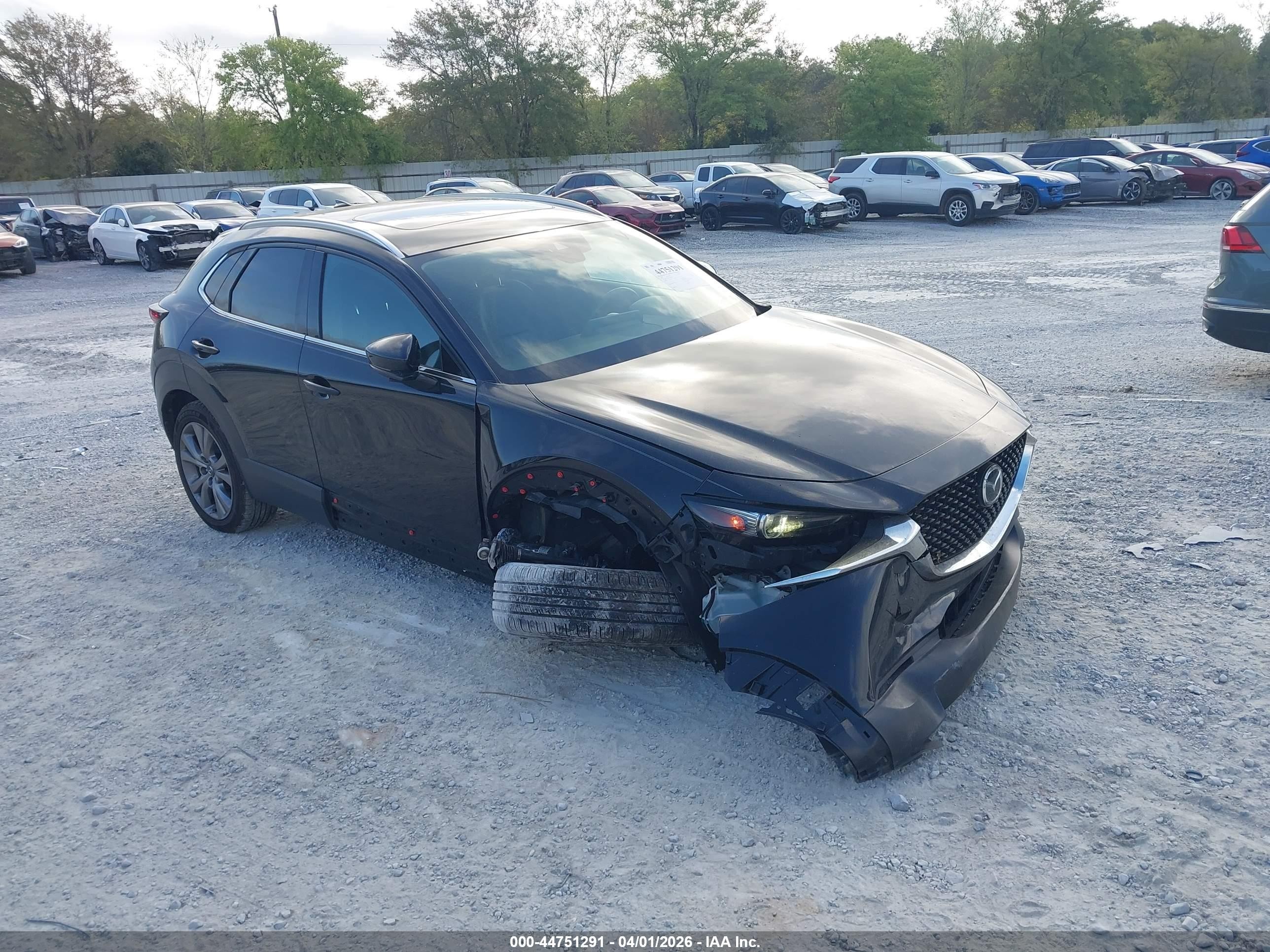 2022 Mazda CX-30 S Premium, VIN 3MVDMBDL1NM406362 — Front end
