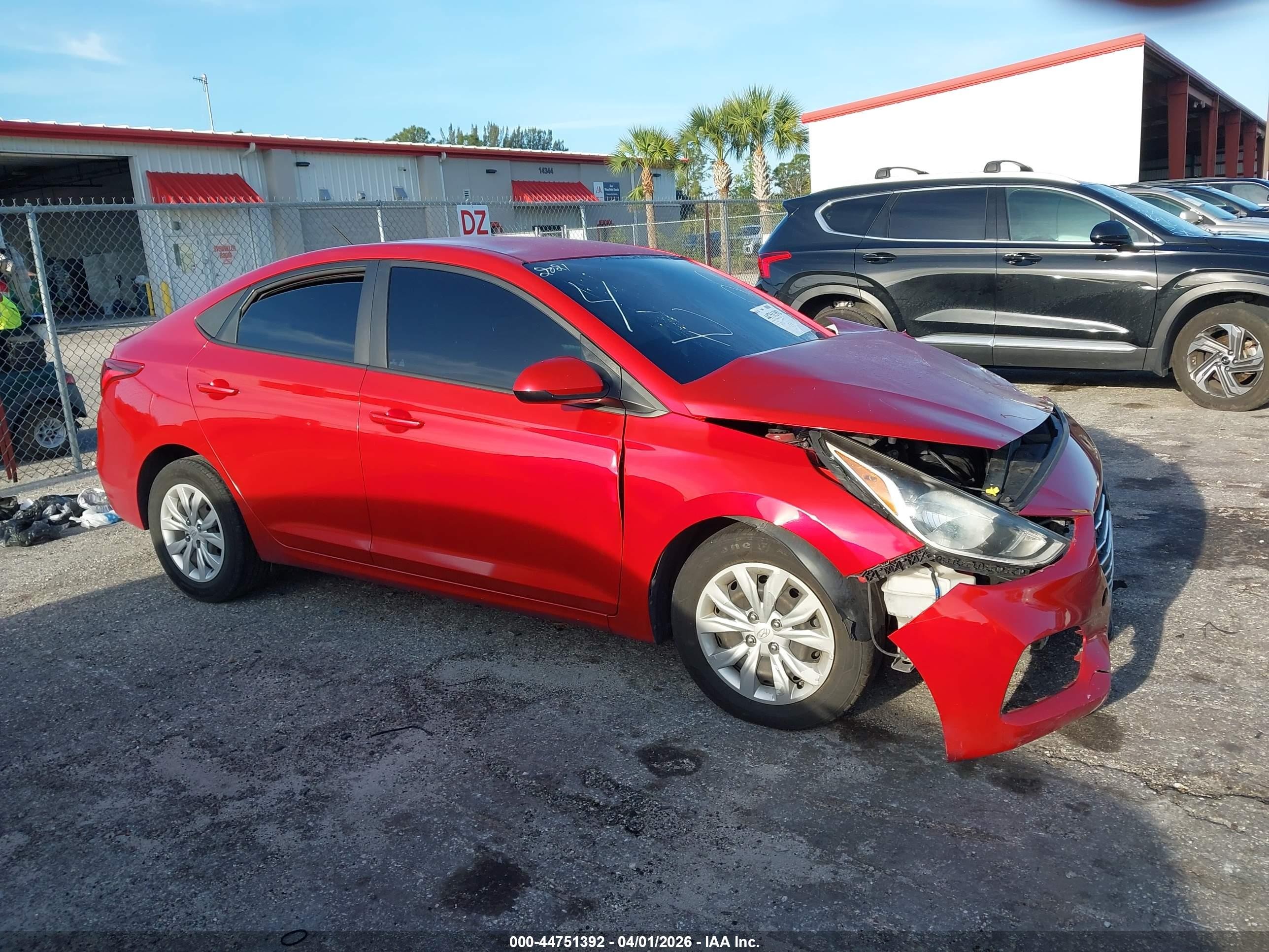 2021 Hyundai Accent SE, VIN 3KPC24A62ME129775 — Front end