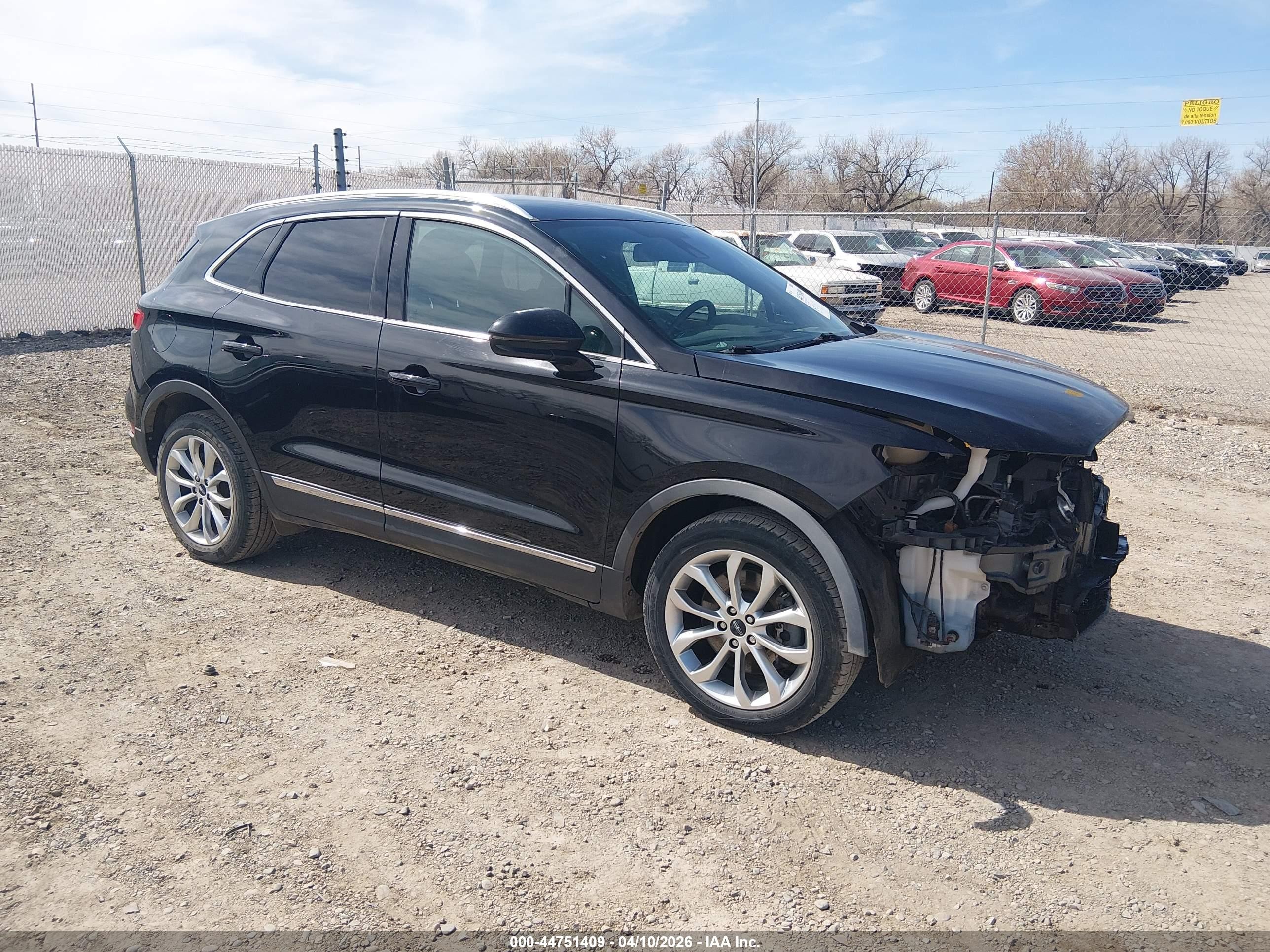 2019 Lincoln MKC Select, VIN 5LMCJ2D93KUL50628 — Front end