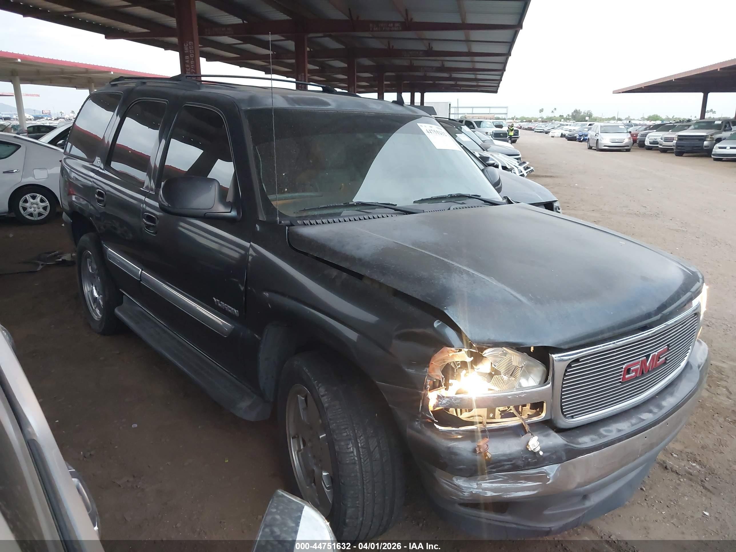 2006 GMC Yukon SLT, VIN 1GKEC13T86R122459 — Front end