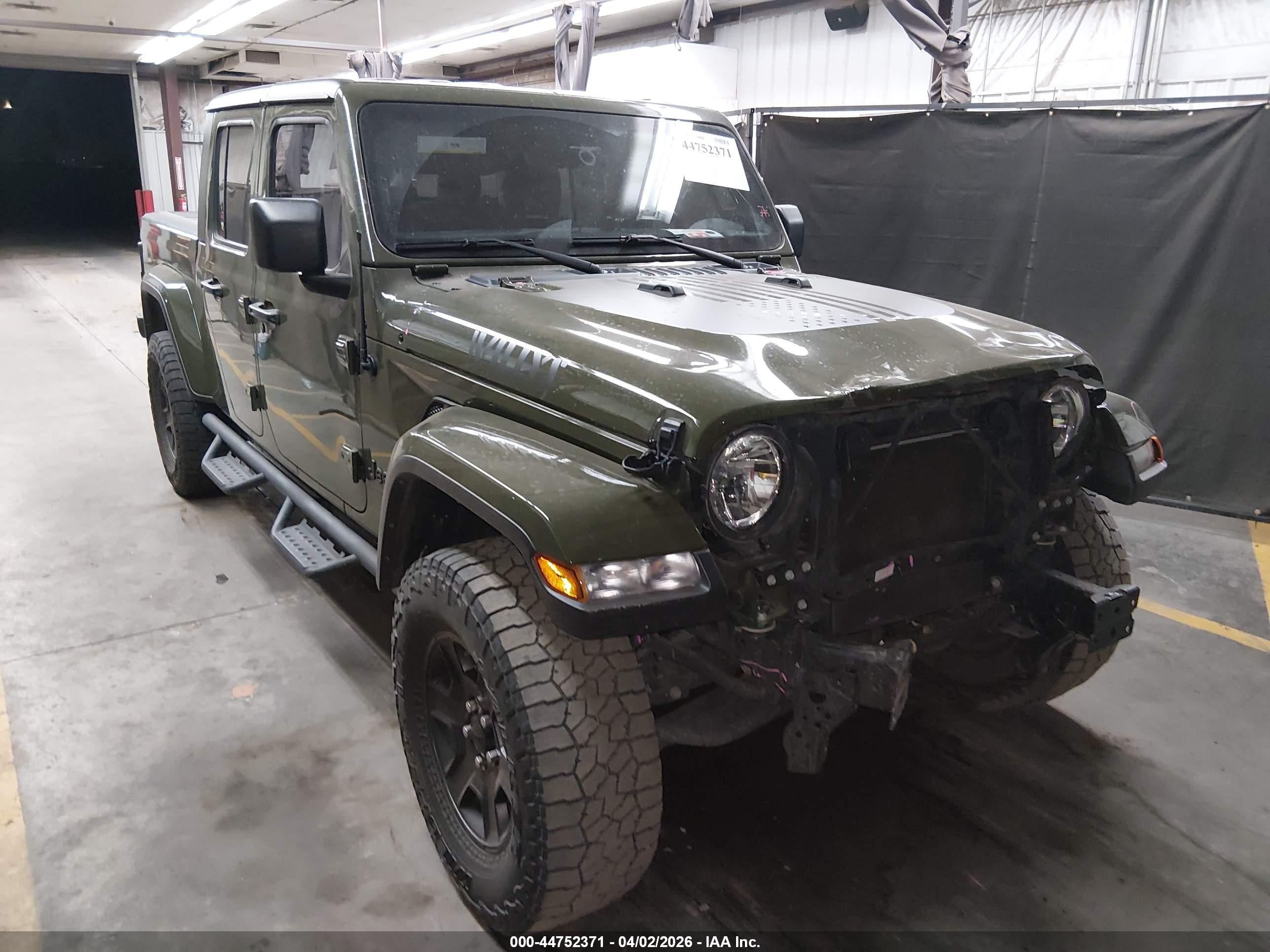 2021 Jeep Gladiator Sport S, VIN 1C6HJTAG8ML618840 — Front end