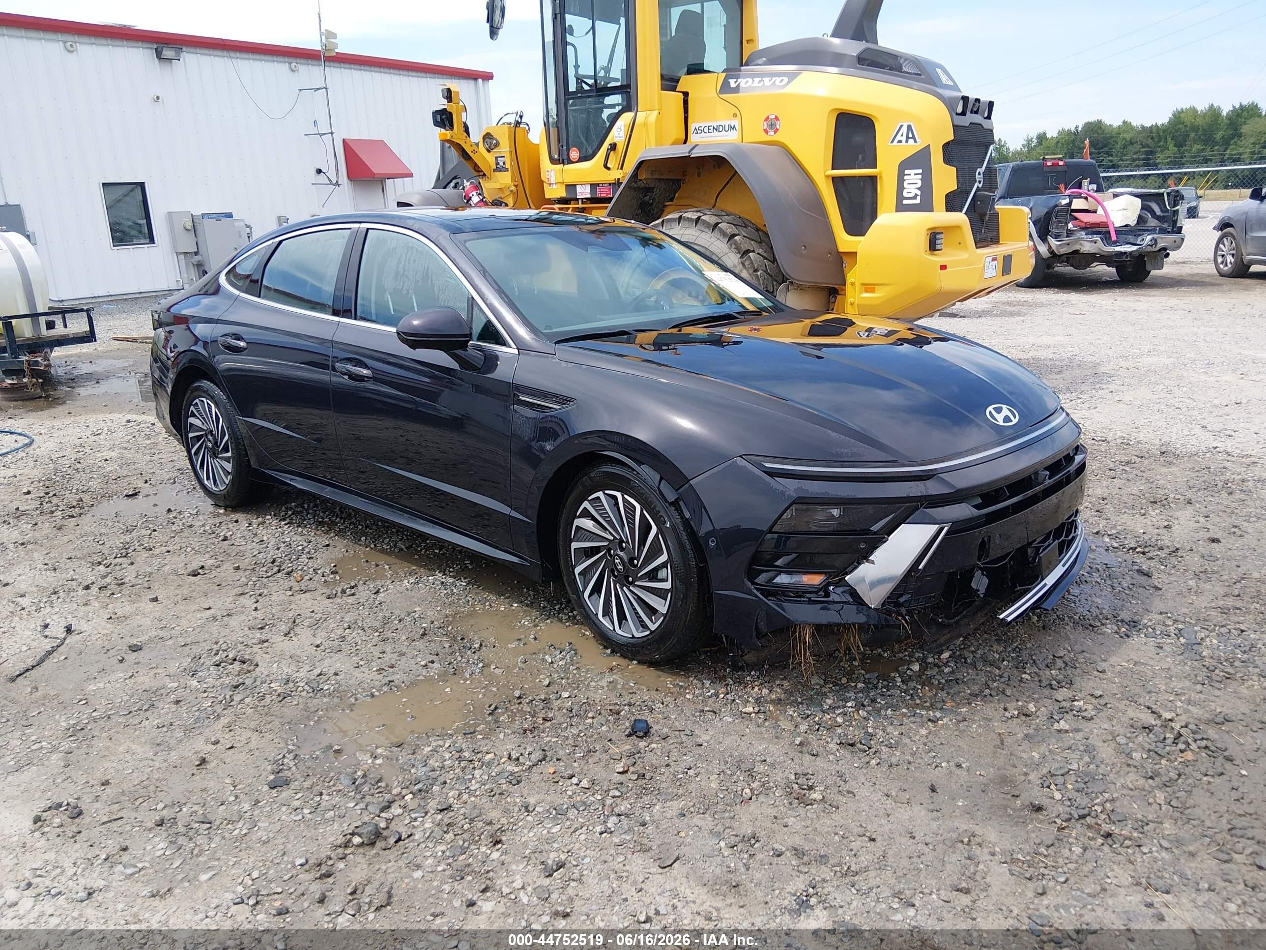 2025 Hyundai Sonata Limited, VIN KMHL54JJ5SA111553 — Fresh water flood