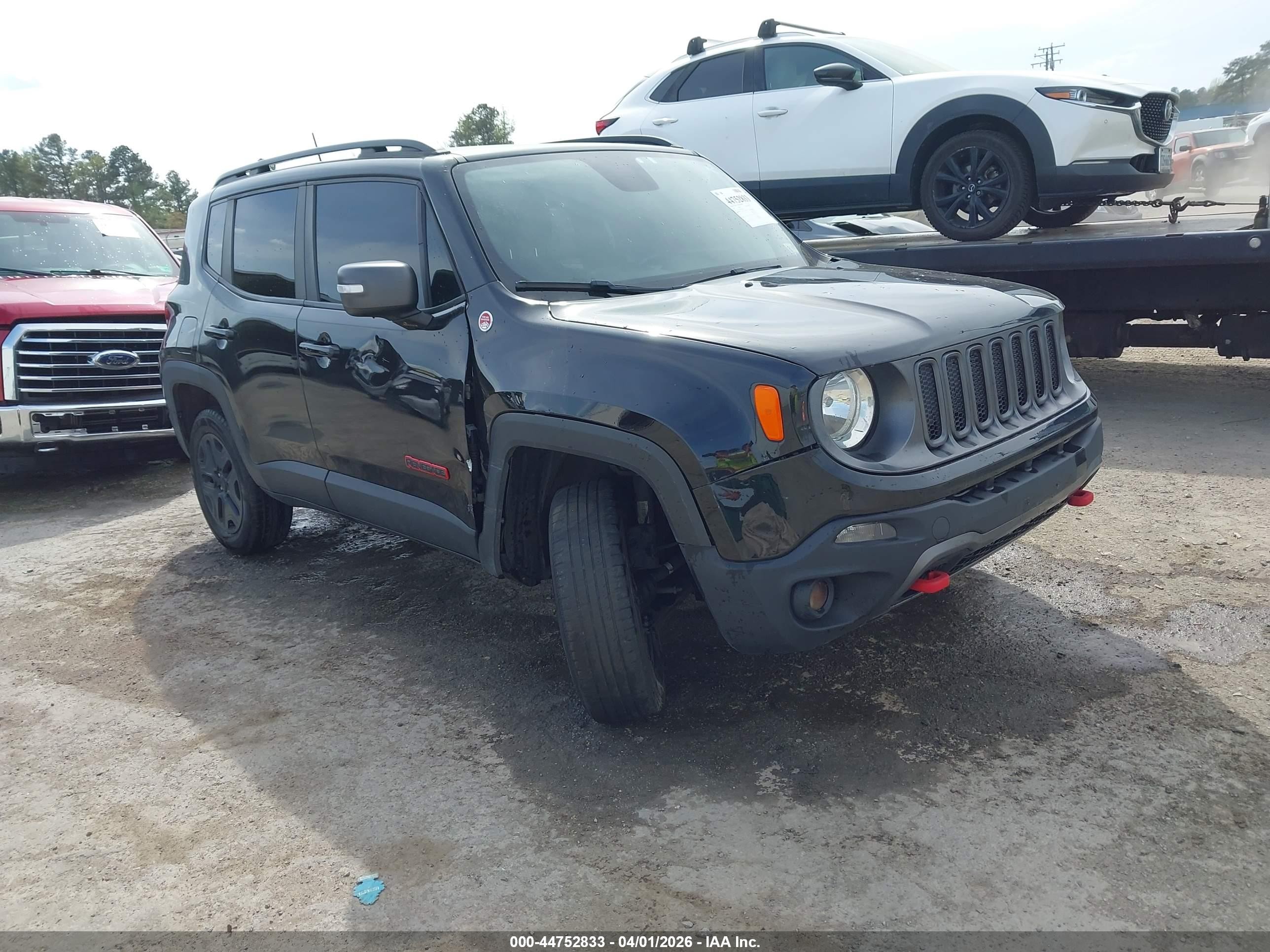 2018 Jeep Renegade Trailhawk, VIN ZACCJBCB6JPH64904 — Front end