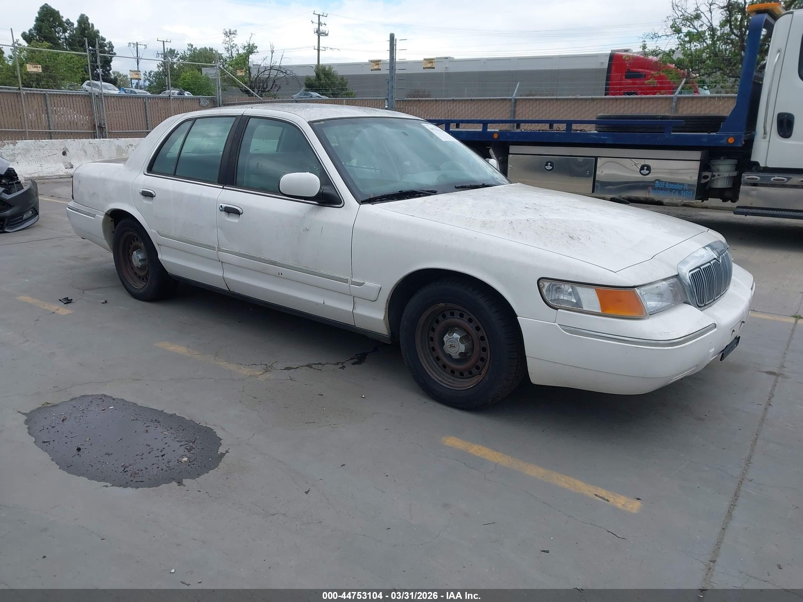 2000 Mercury Grand Marquis GS, VIN 2MEFM74W9YX611629 — Not stated