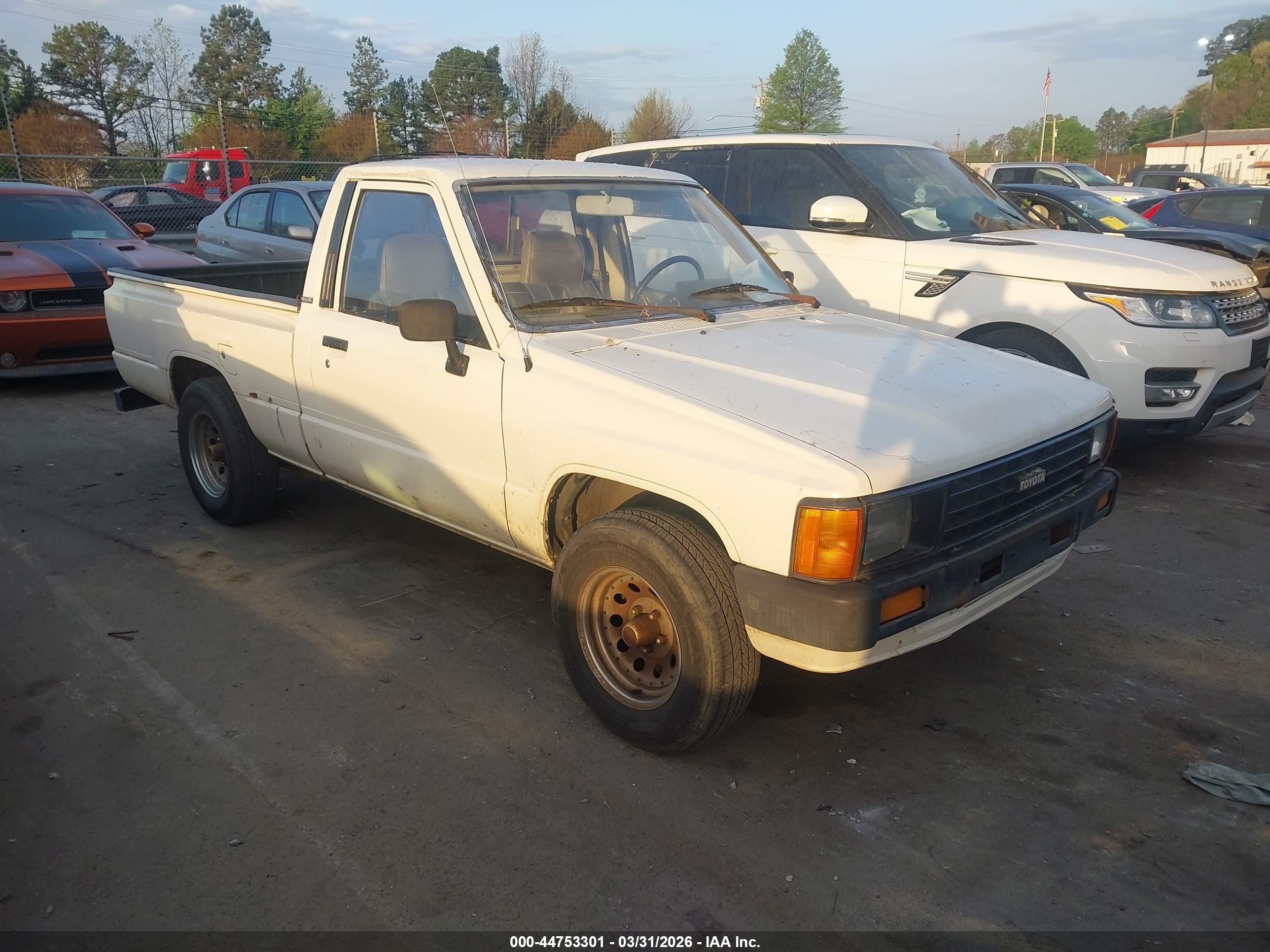 1985 Toyota Pickup, VIN JT4RN50R3F0088989 — Фото с аукциона