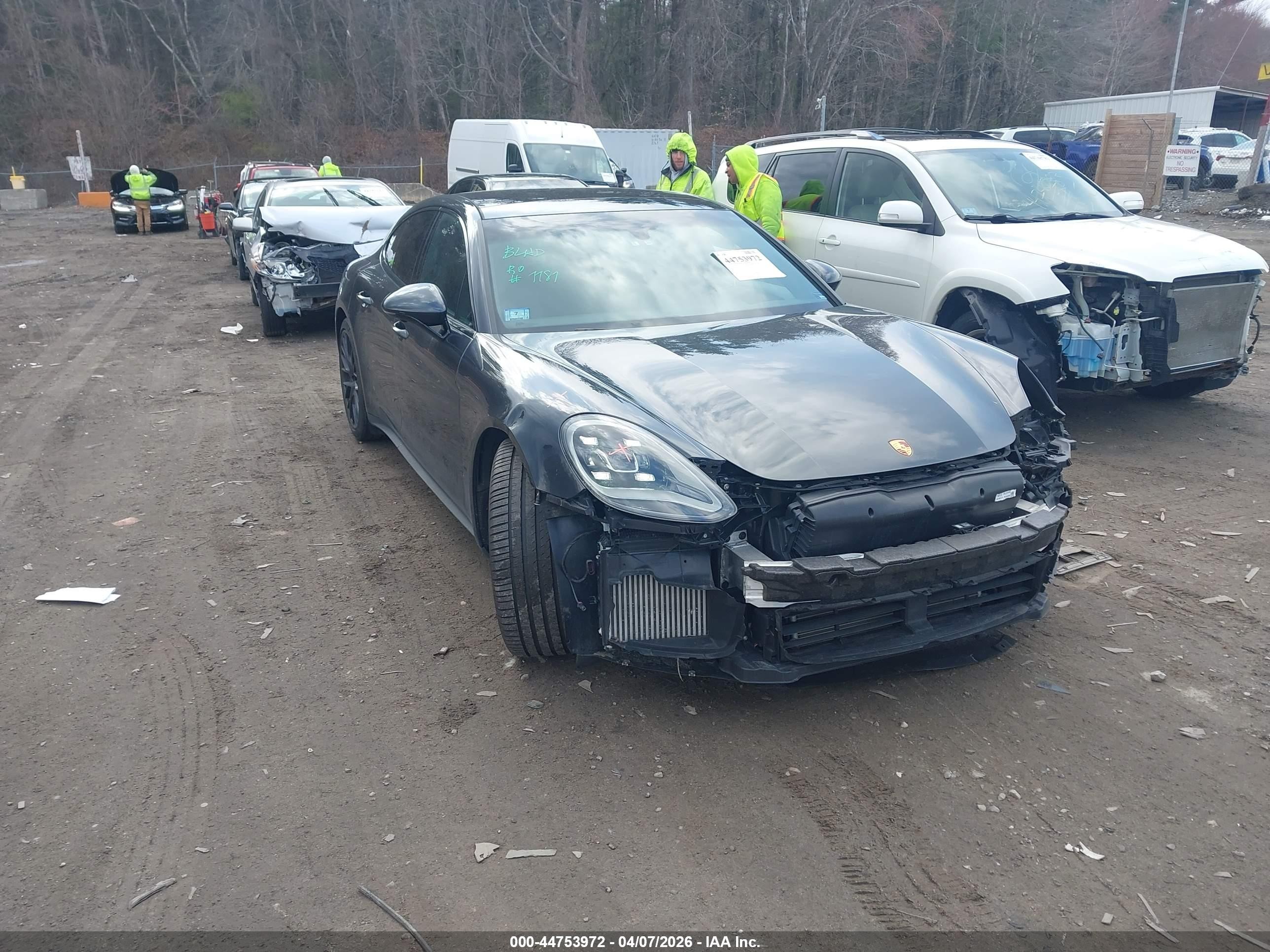2020 Porsche Panamera 4S, VIN WP0AB2A73LL140598 — Front end