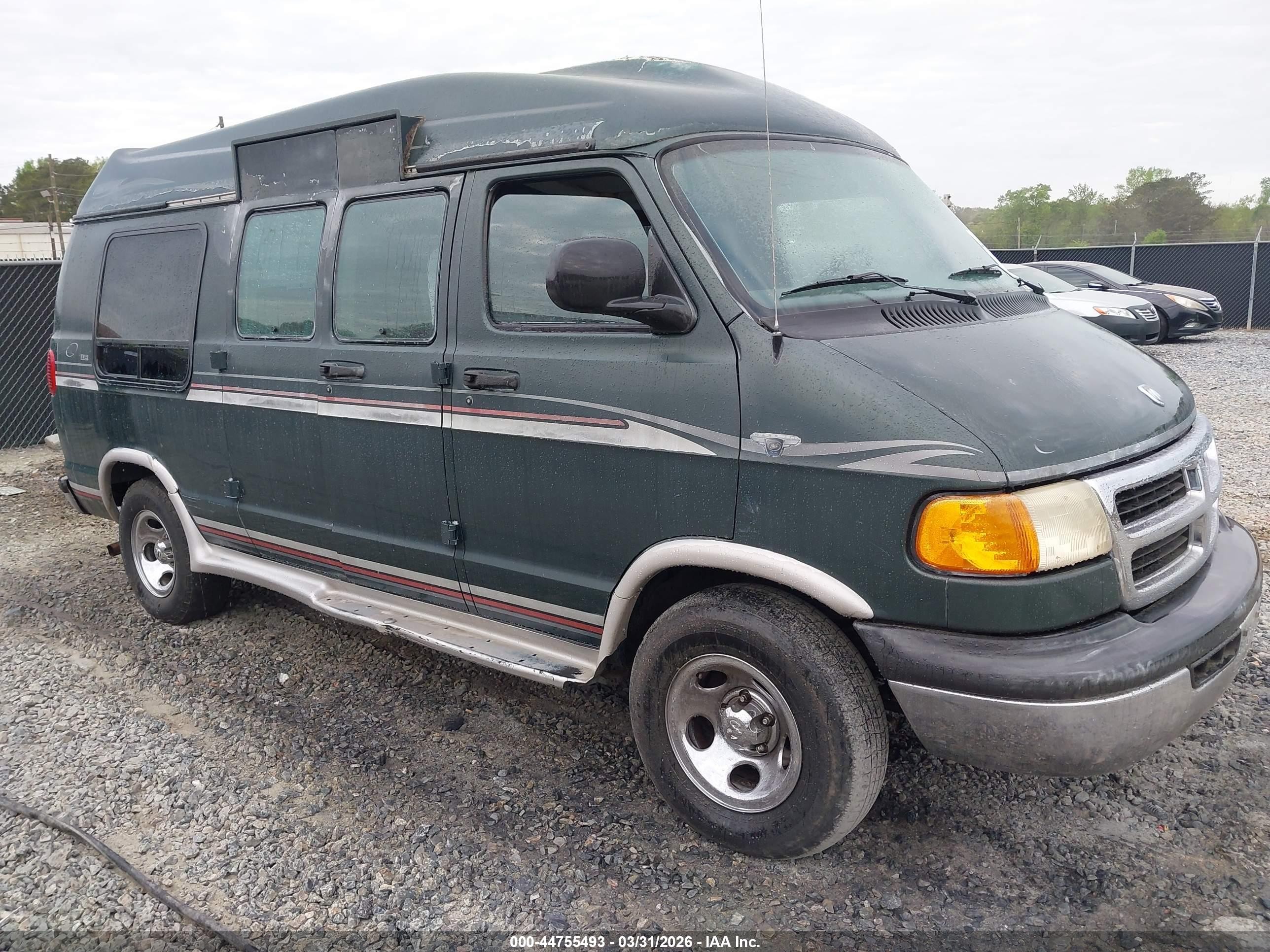 1998 Dodge Cargo, VIN 2B6HB11Y5WK106172 — Side