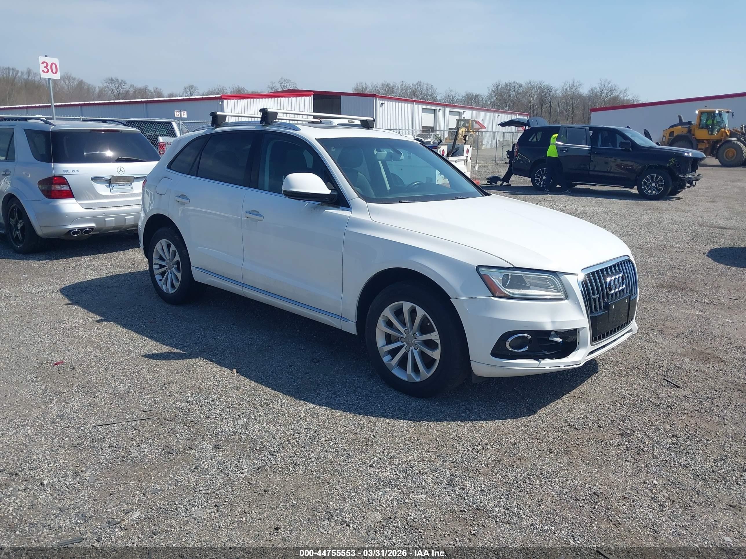 2016 Audi Q5 Premium, VIN WA1C2AFP5GA006487 — Normal wear