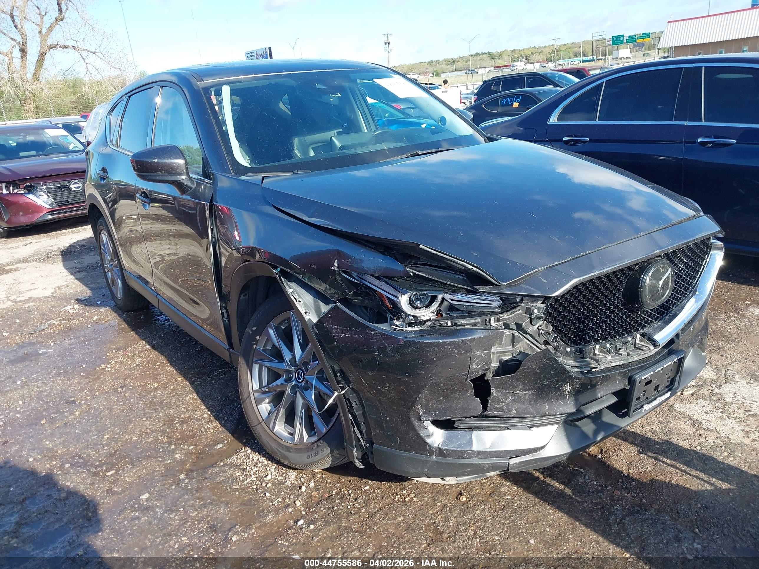 2021 Mazda CX-5 Grand Touring Reserve, VIN JM3KFBAY6M0415795 — Front end