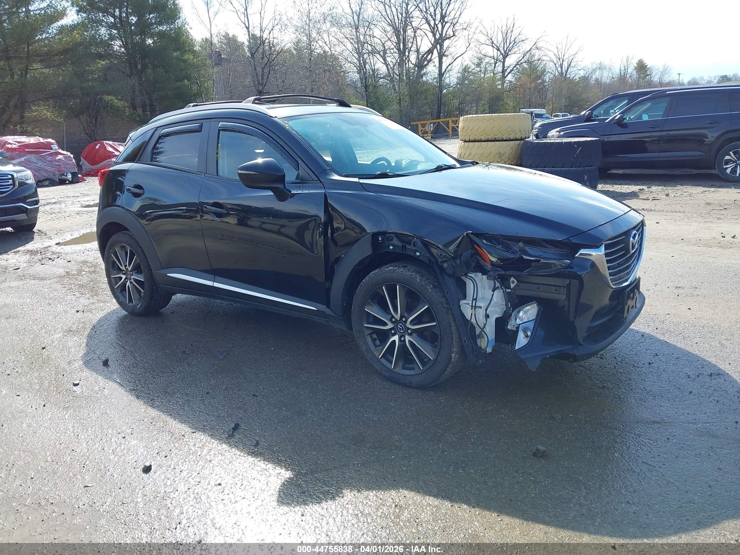 2017 Mazda CX-3 Grand Touring, VIN JM1DKFD7XH0175700 — Front end