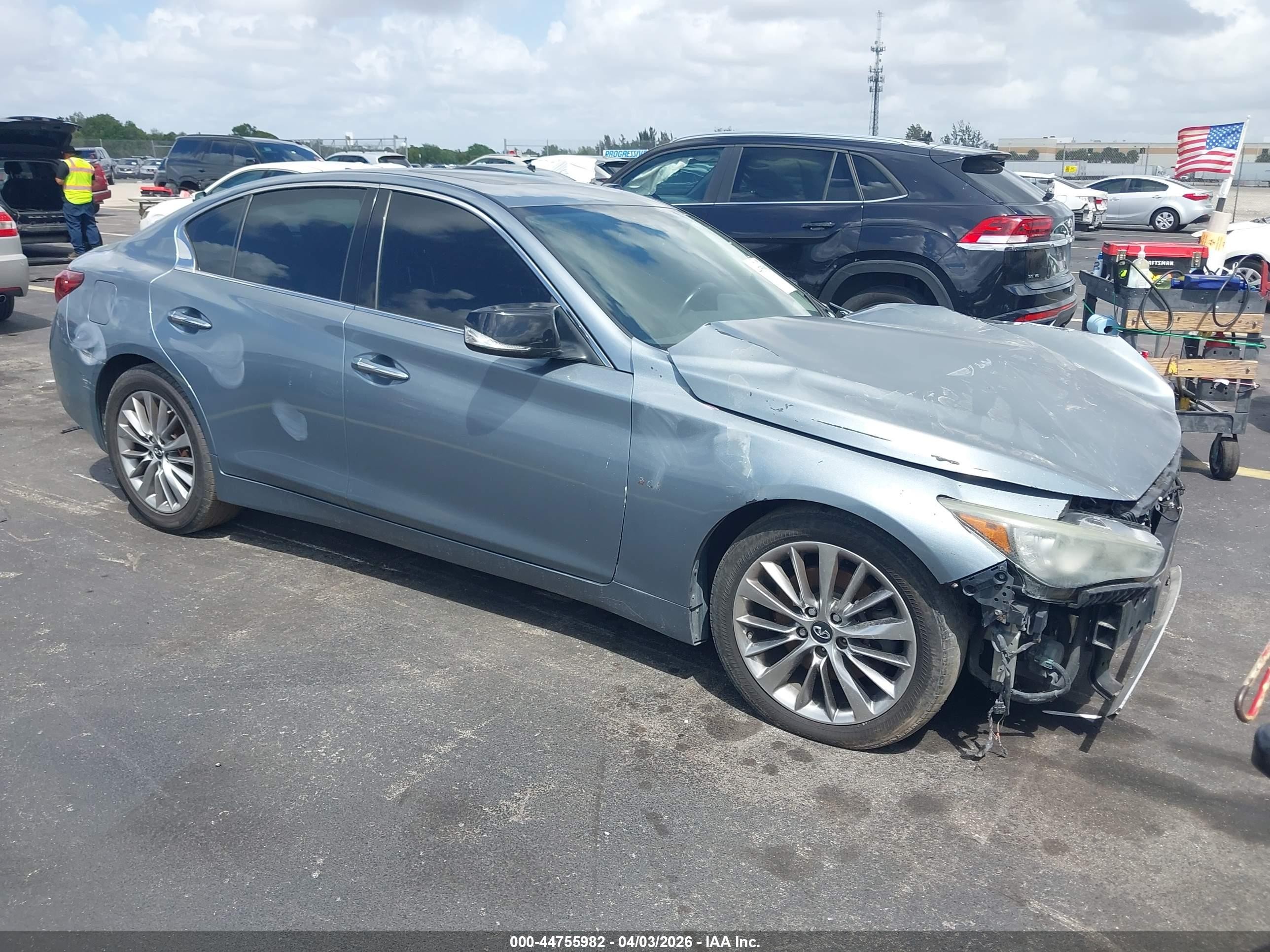 2018 Infiniti Q50 Luxe, VIN JN1EV7AP0JM366565 — Front end