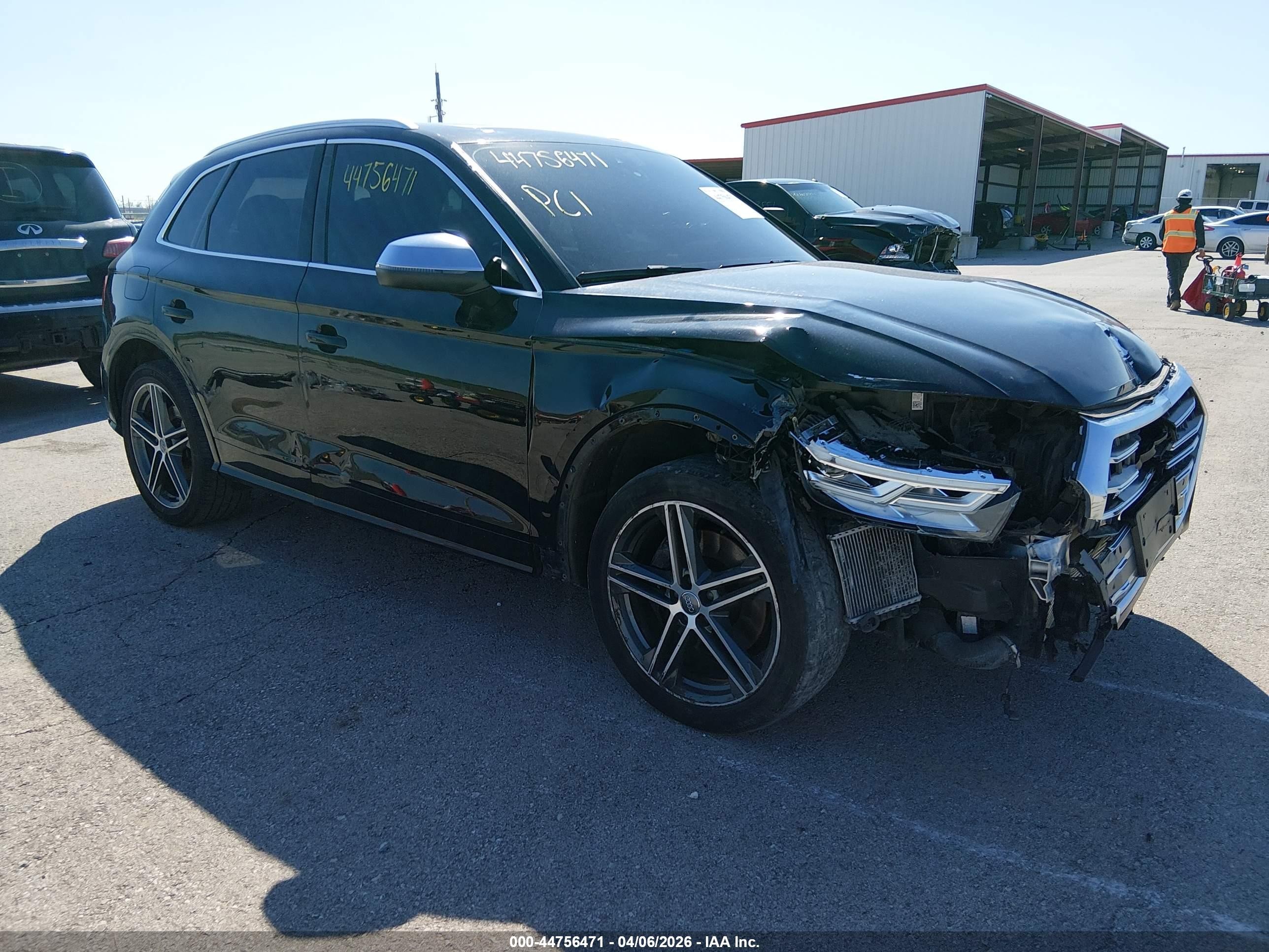 2020 Audi SQ5 Premium Plus, VIN WA1B4AFY0L2041652 — Перед