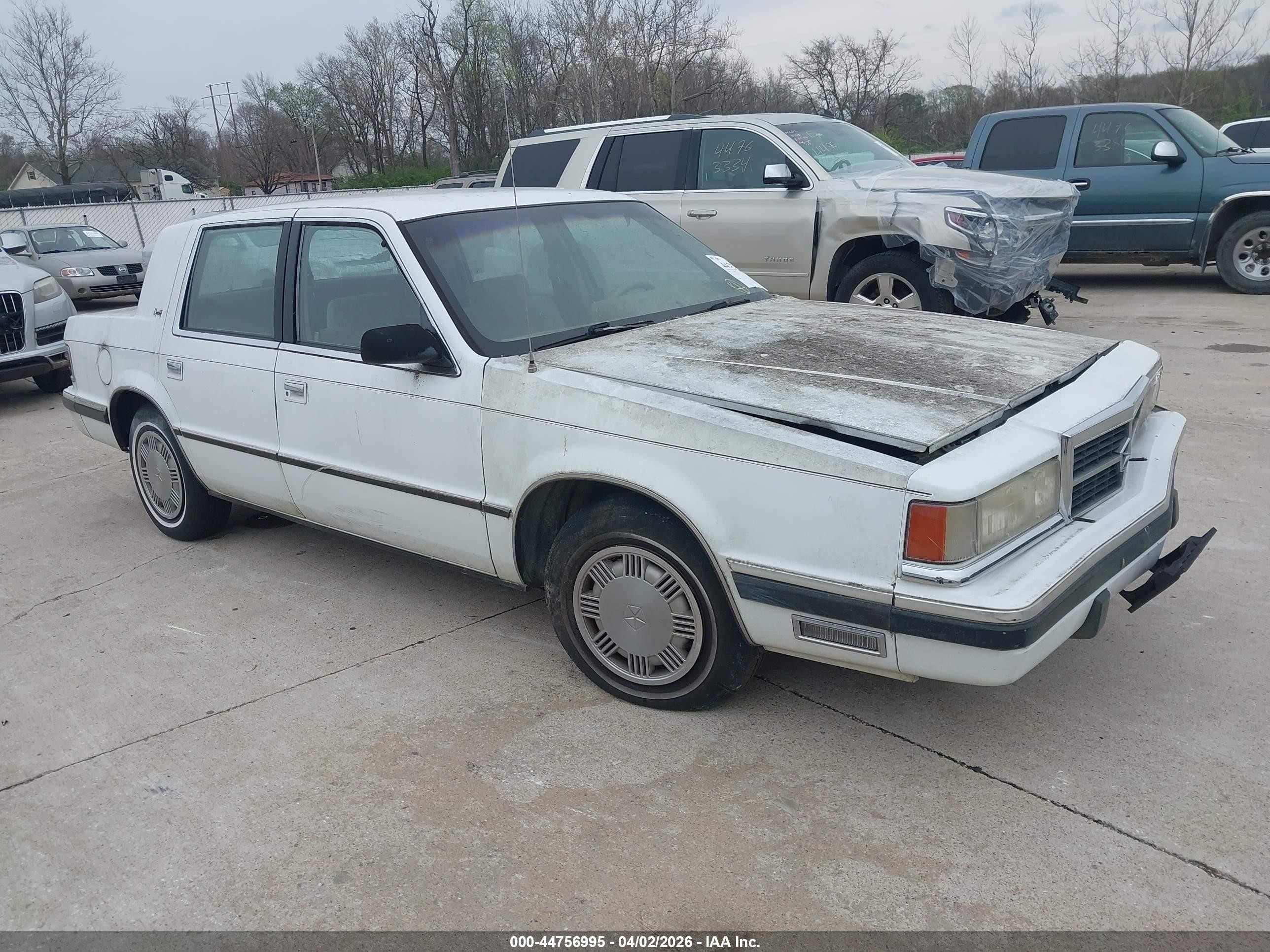 1989 Dodge Dynasty, VIN 1B3BC4633KD529562 — Front end