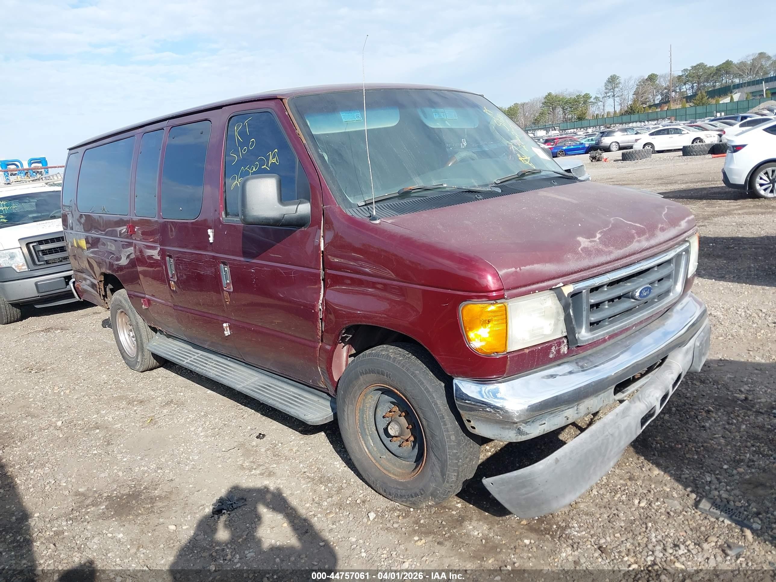 2004 Ford E-350, VIN 1FDSS31S64HA07476 — Front end