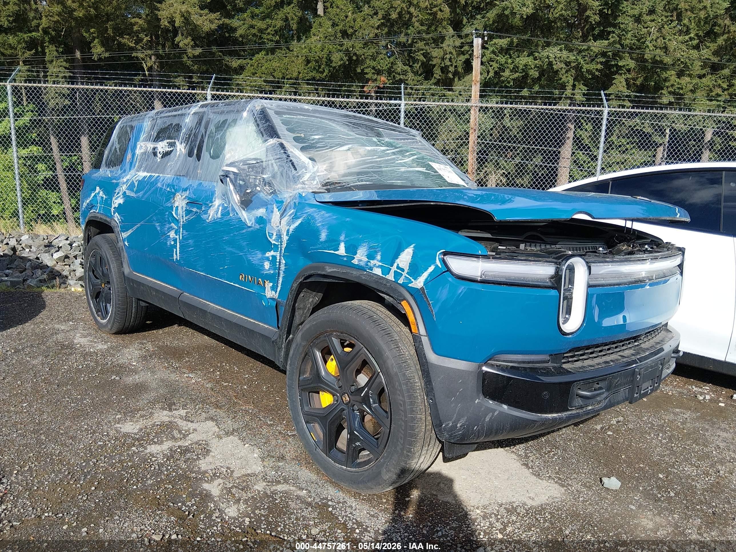 2026 Rivian R1S, VIN 7PDSGBBP9TN076035 — Side