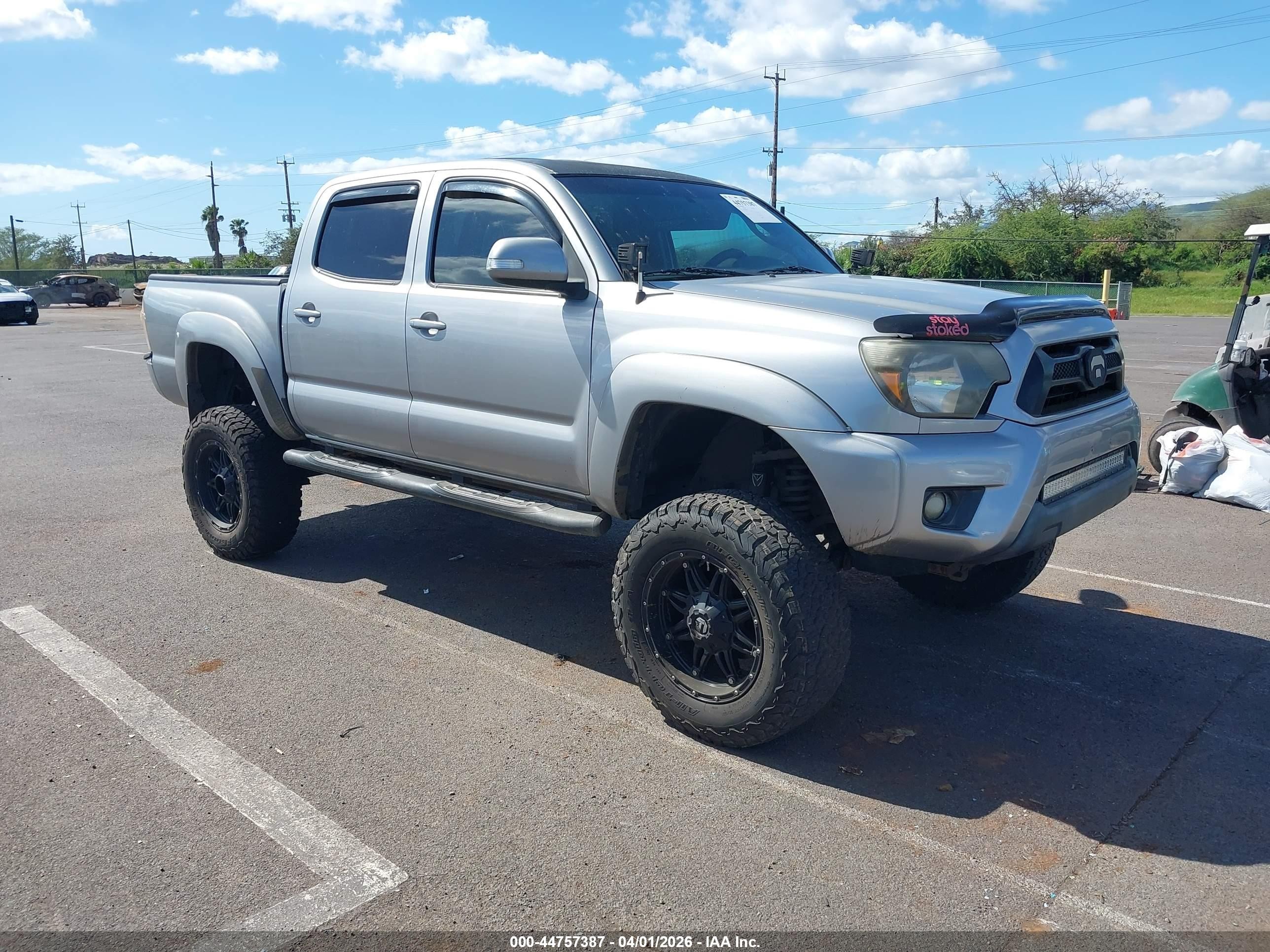 2014 Toyota Tacoma PreRunner, VIN 5TFJU4GN6EX055777 — Side
